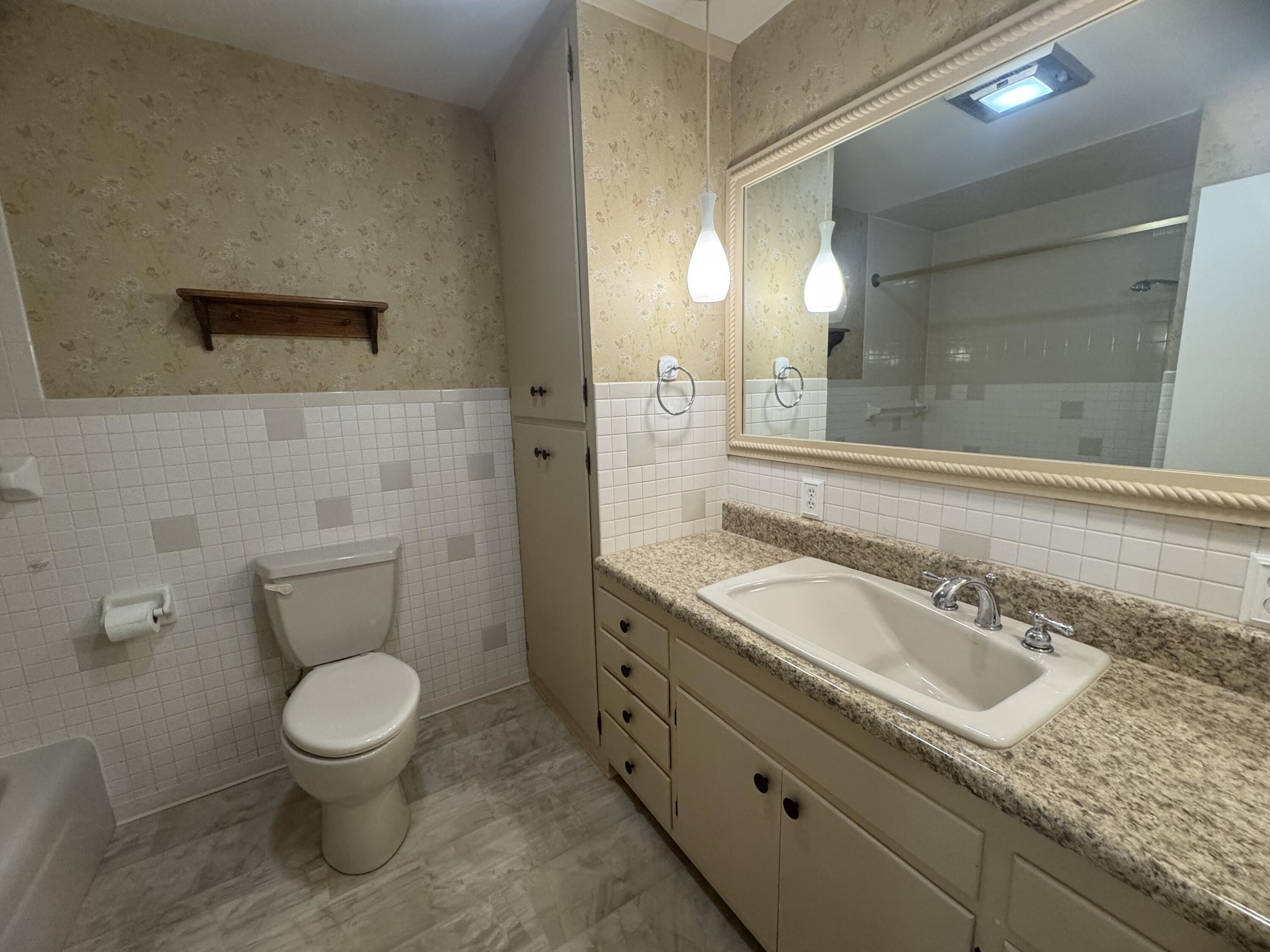 609 Royal Lane Property Photo 16