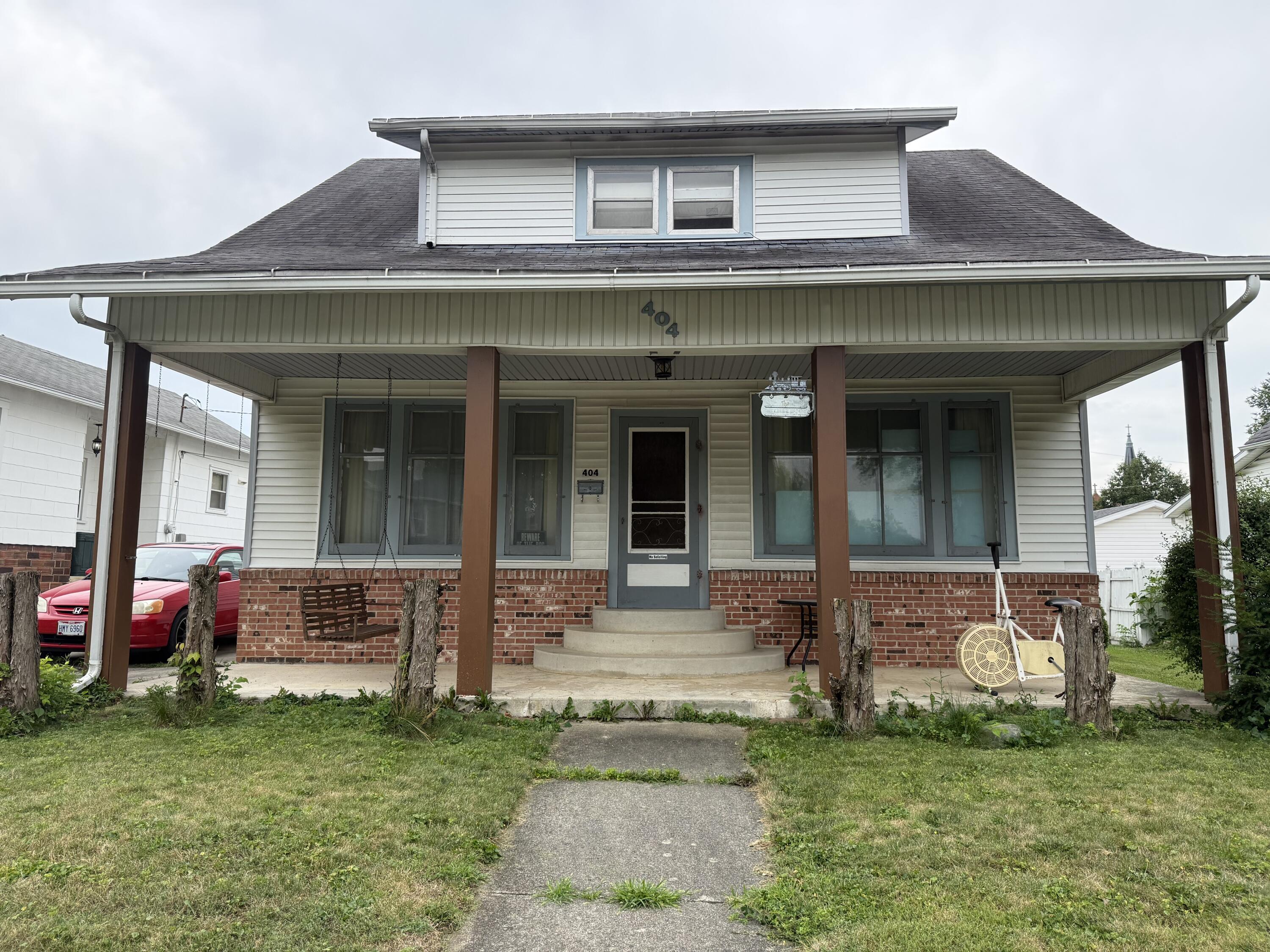 404 E Auburn Avenue Property Photo 1