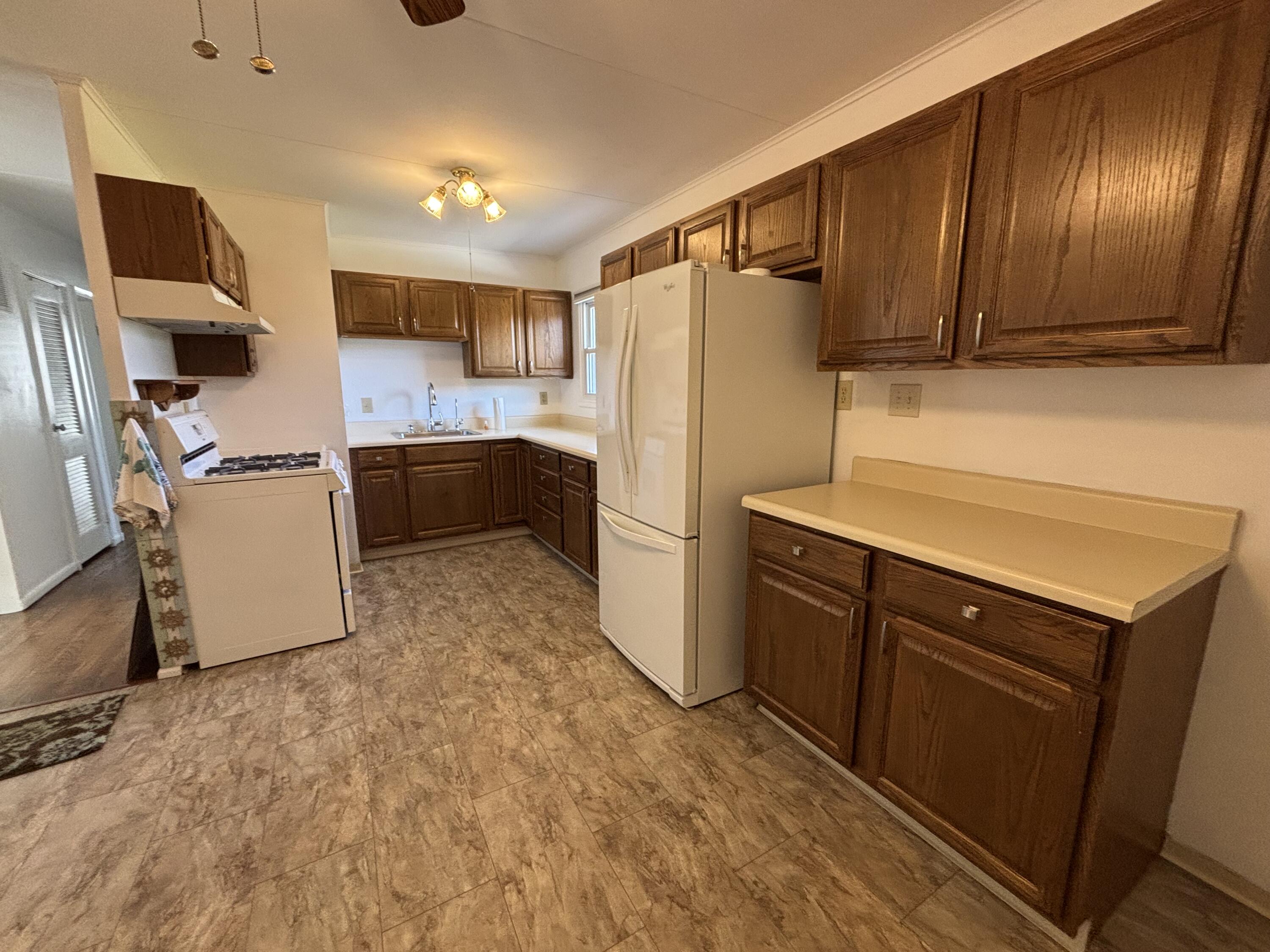 1305 Wright Street Property Photo 10