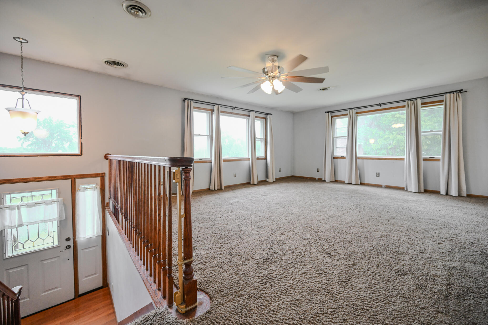 668 Suncrest Drive Property Photo 7