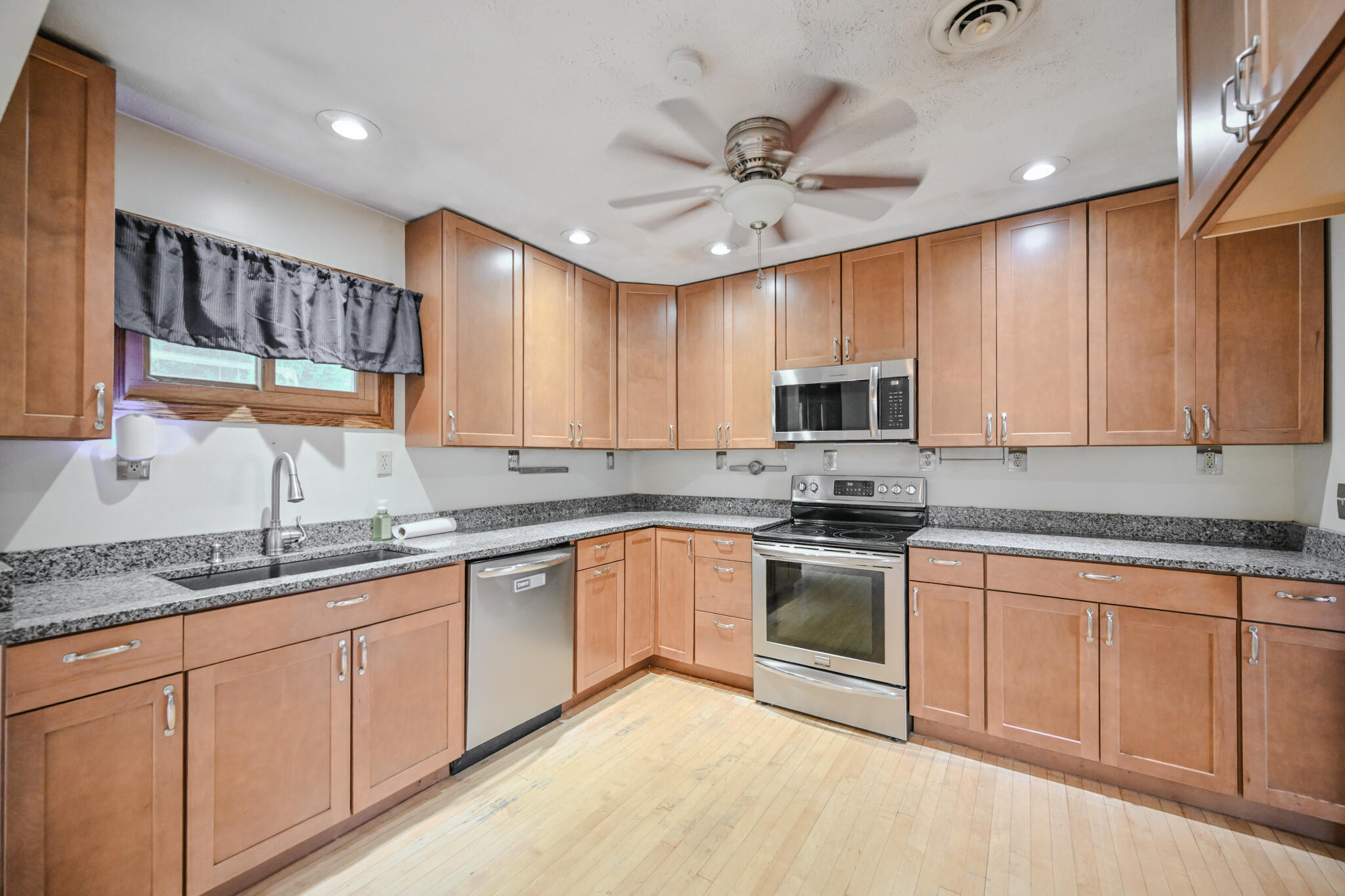 668 Suncrest Drive Property Photo 11
