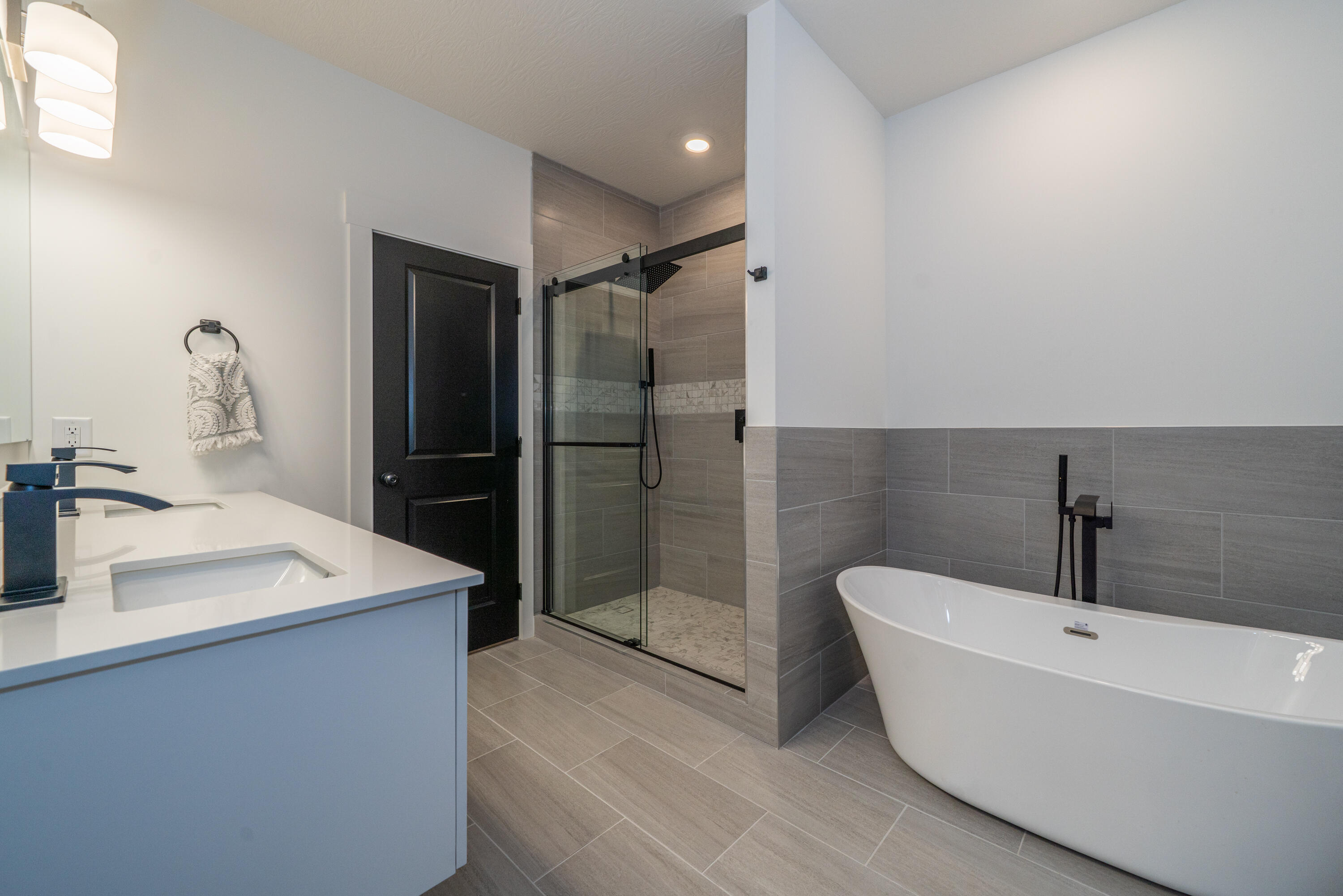 3631 Kingsgate Lane Property Photo 4