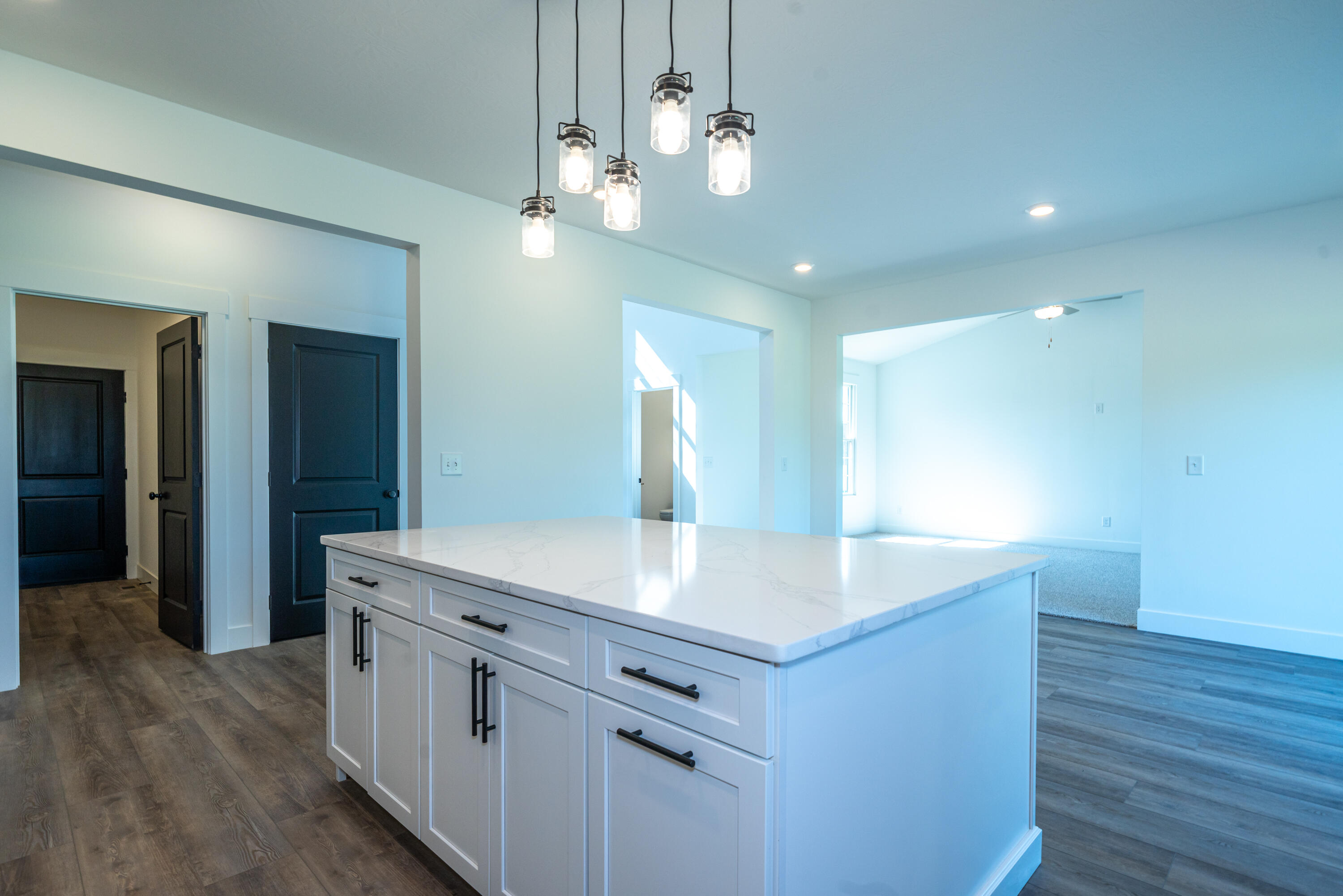 3631 Kingsgate Lane Property Photo 12