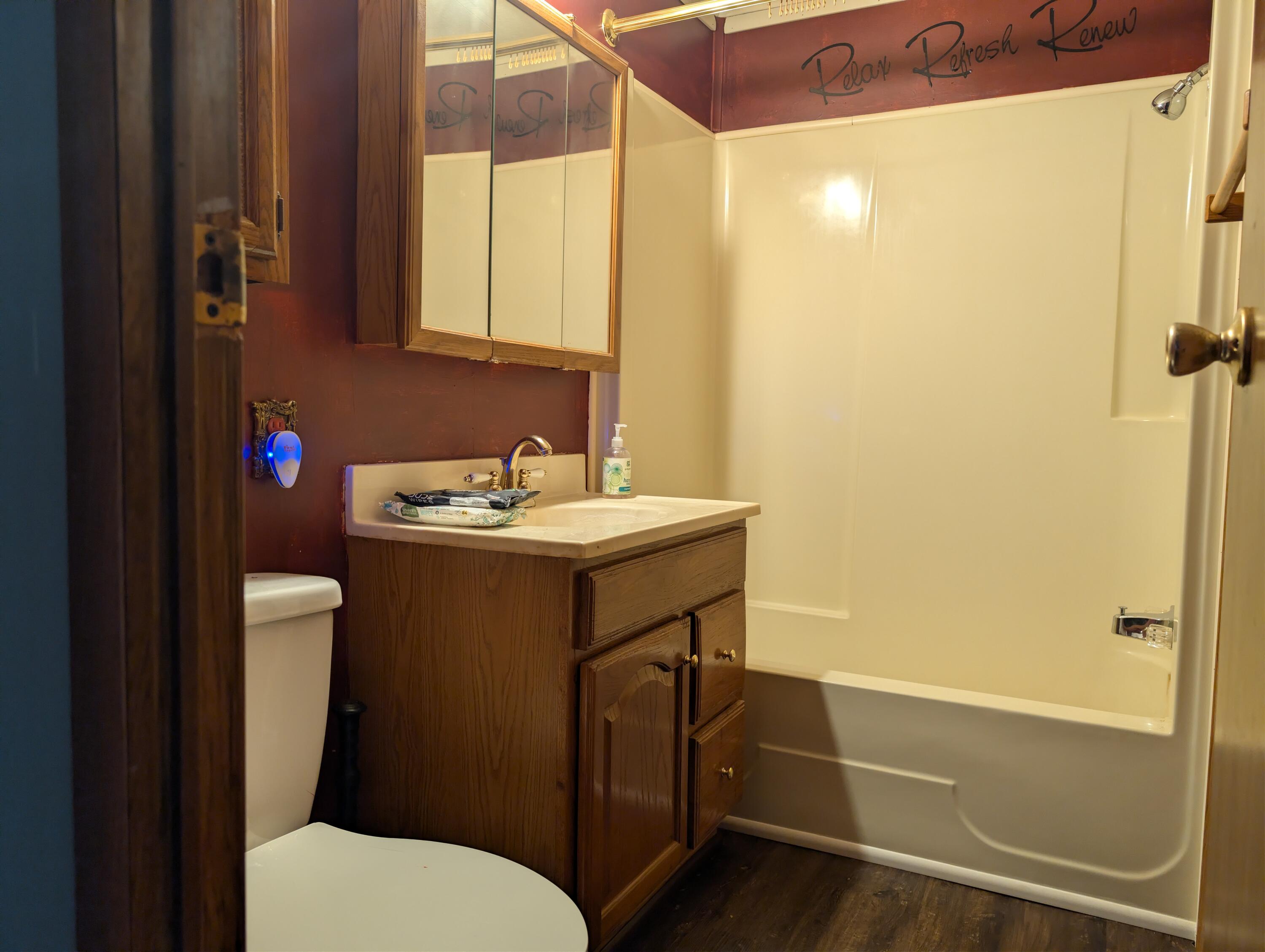 220 Western Drive Property Photo 6