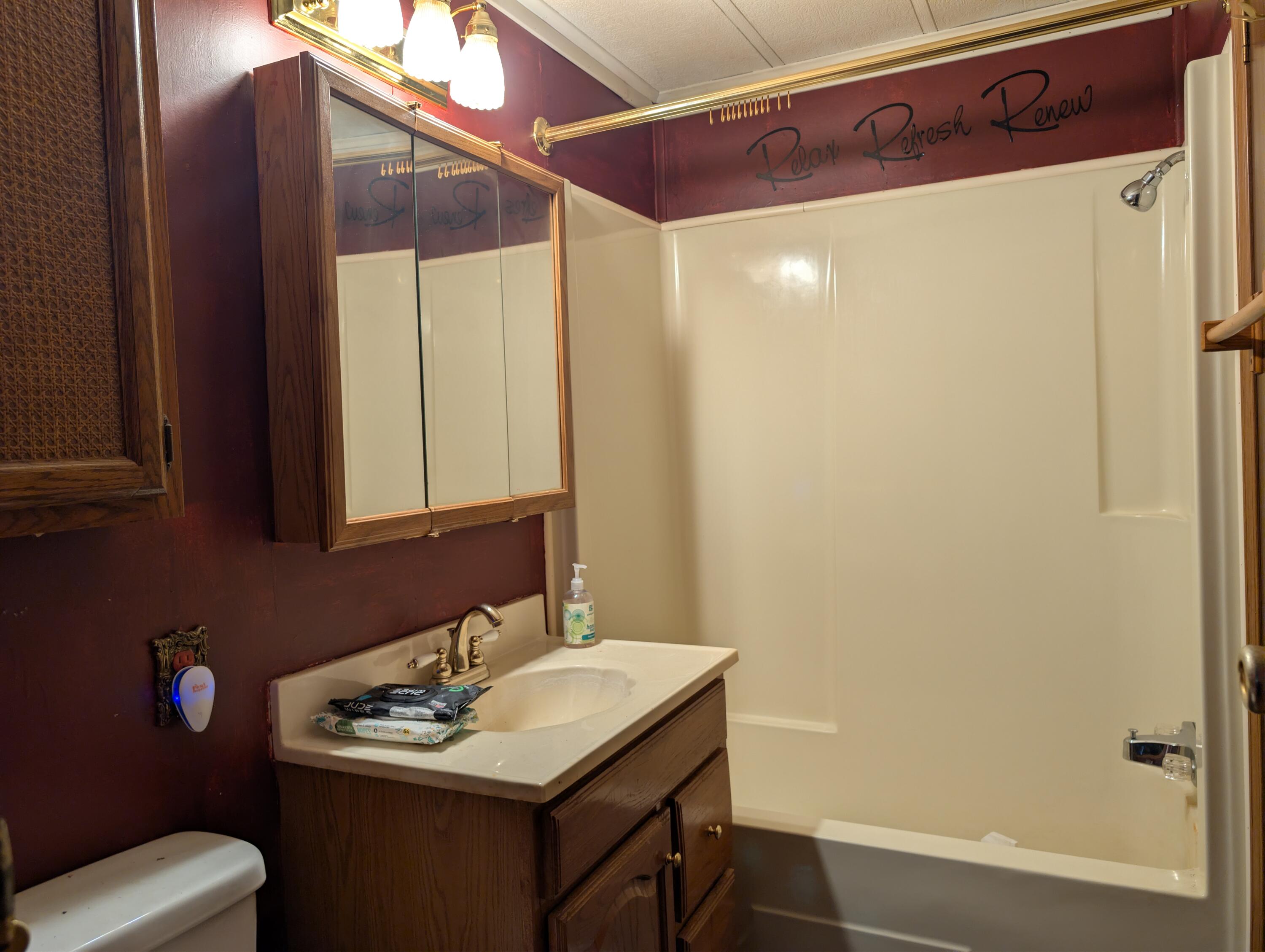 220 Western Drive Property Photo 10