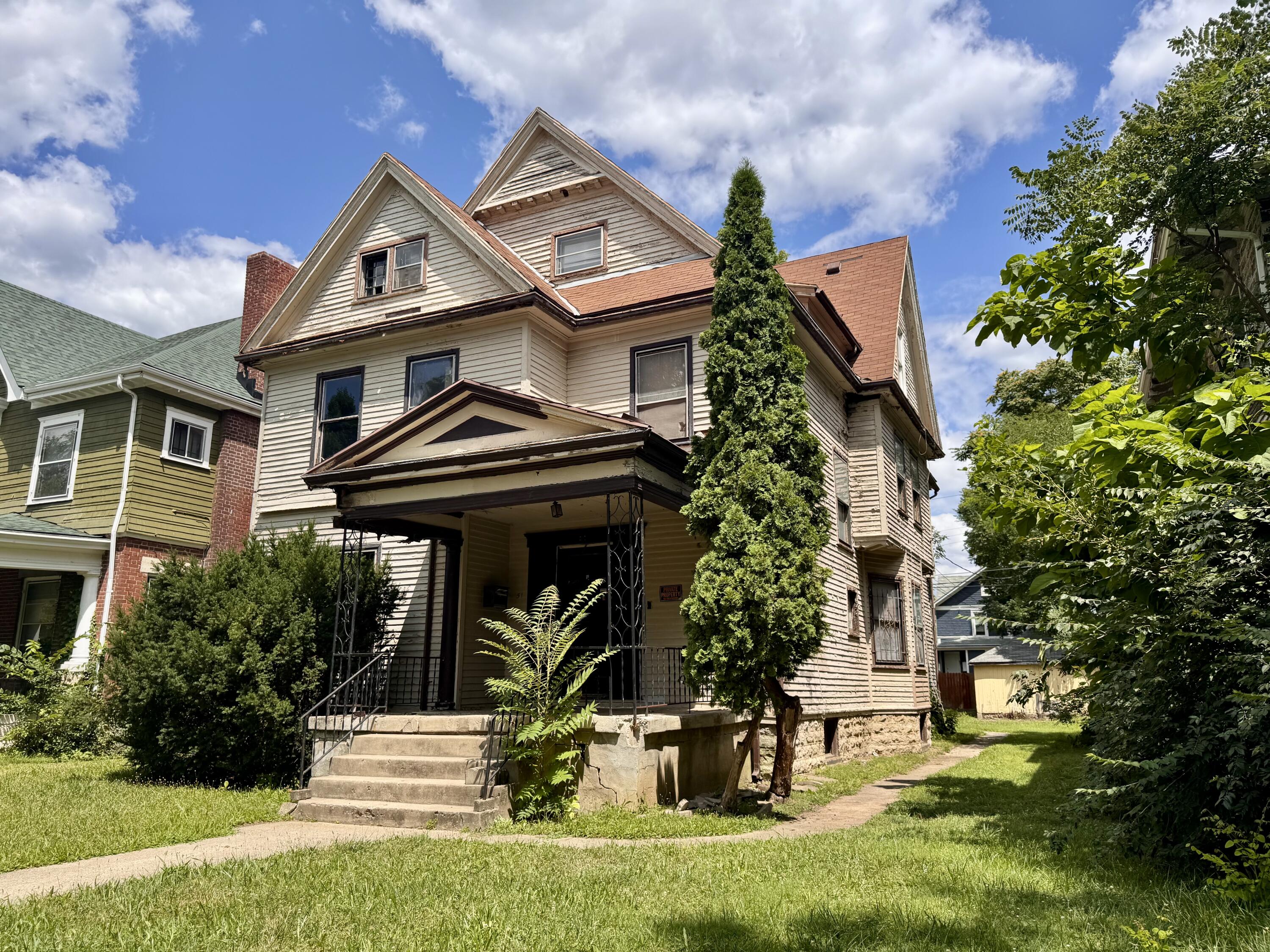 51 Lexington Avenue Property Photo 3