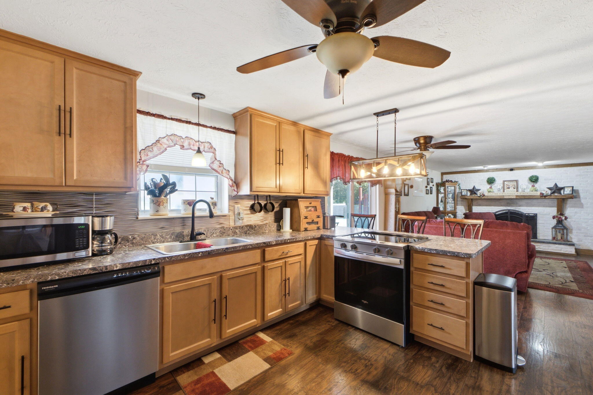 5258 E County Line Road Property Photo 15