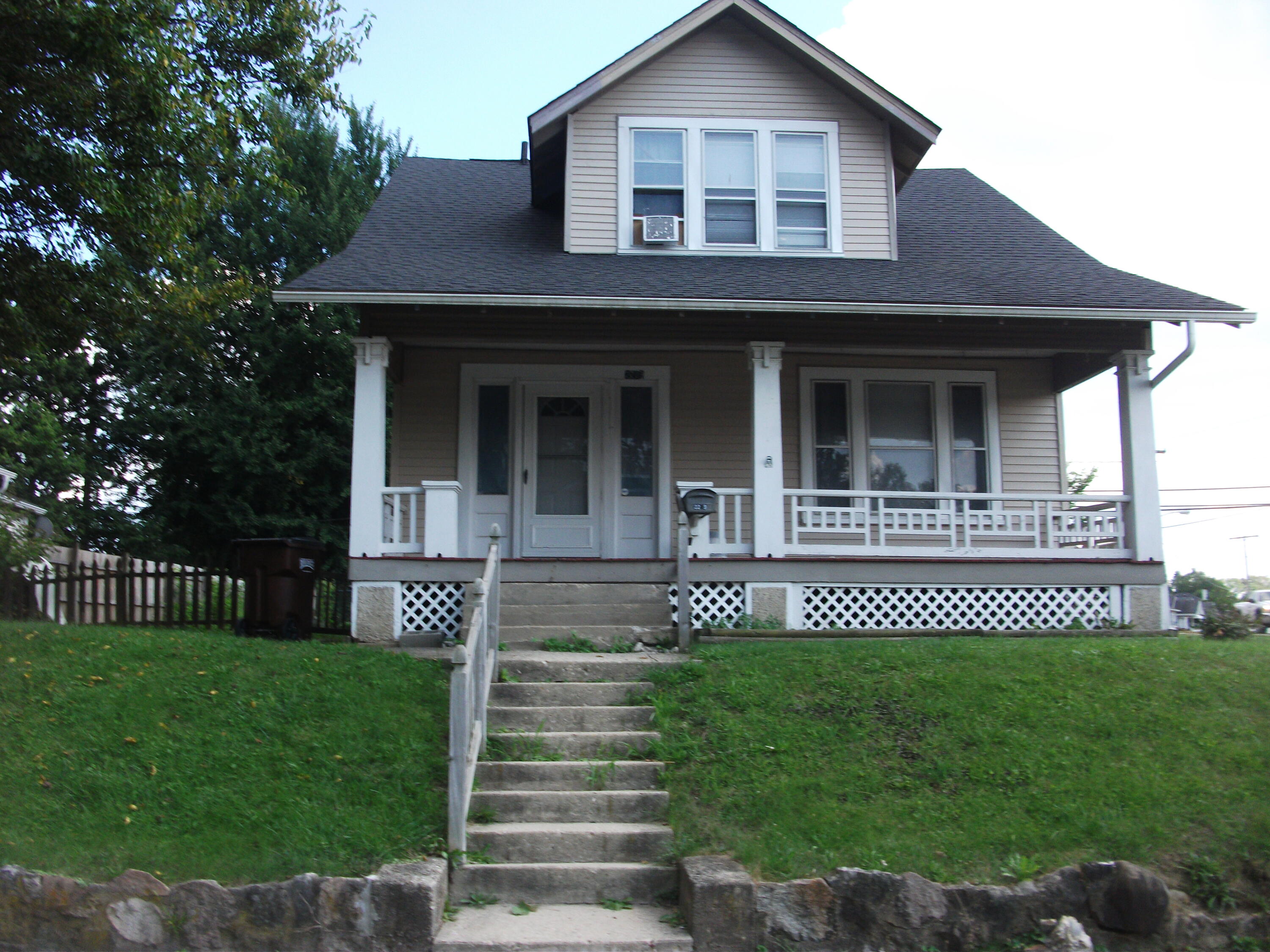 2209 Columbus Avenue Property Photo 1