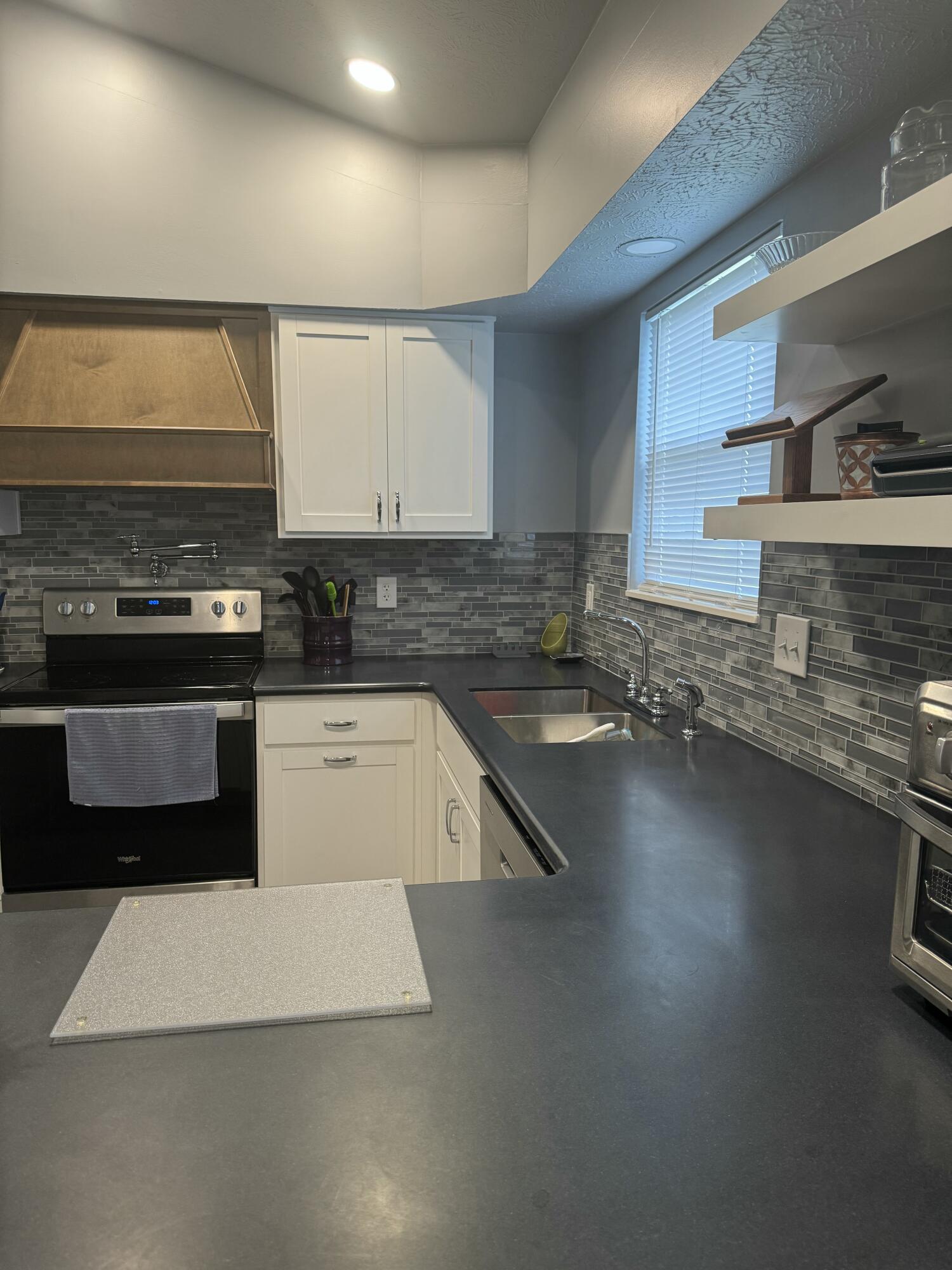 1284 Pheasant Run Property Photo 5