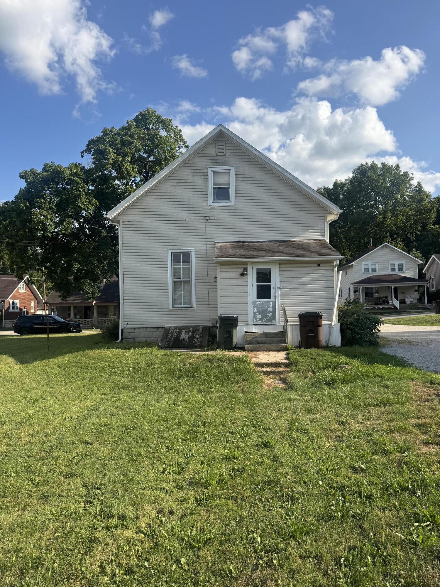 122 W Clay Street Property Photo 2