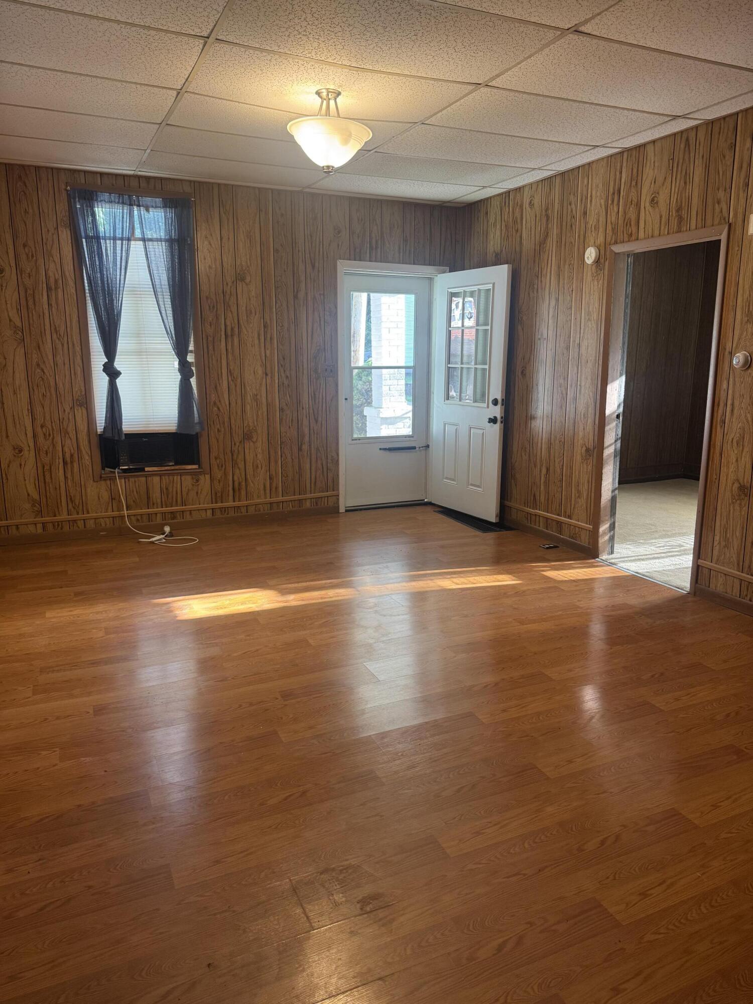 122 W Clay Street Property Photo 7