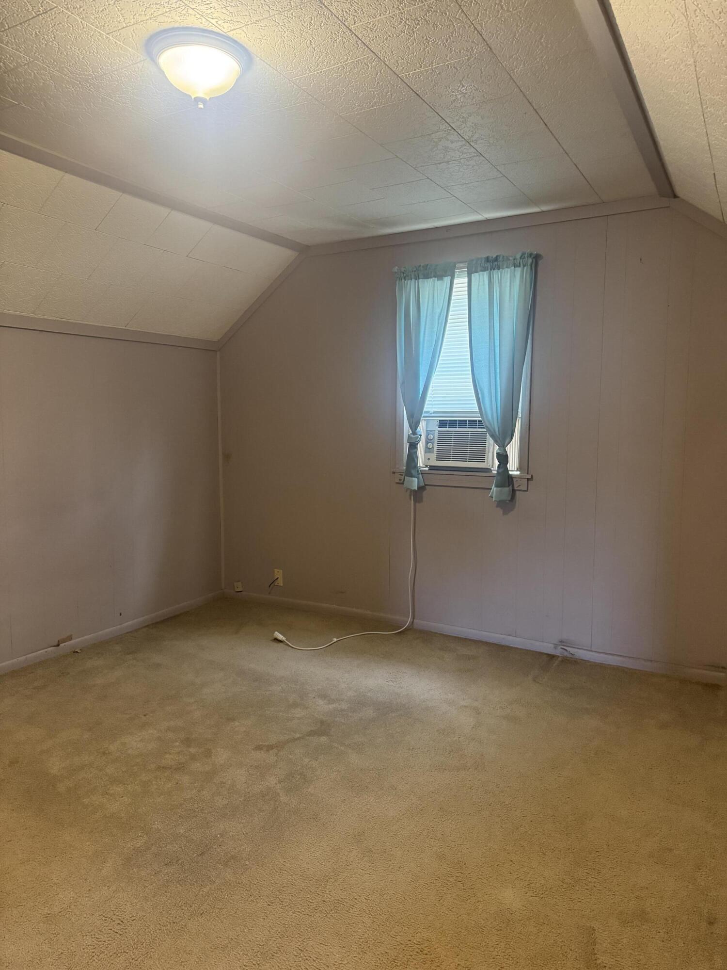 122 W Clay Street Property Photo 11