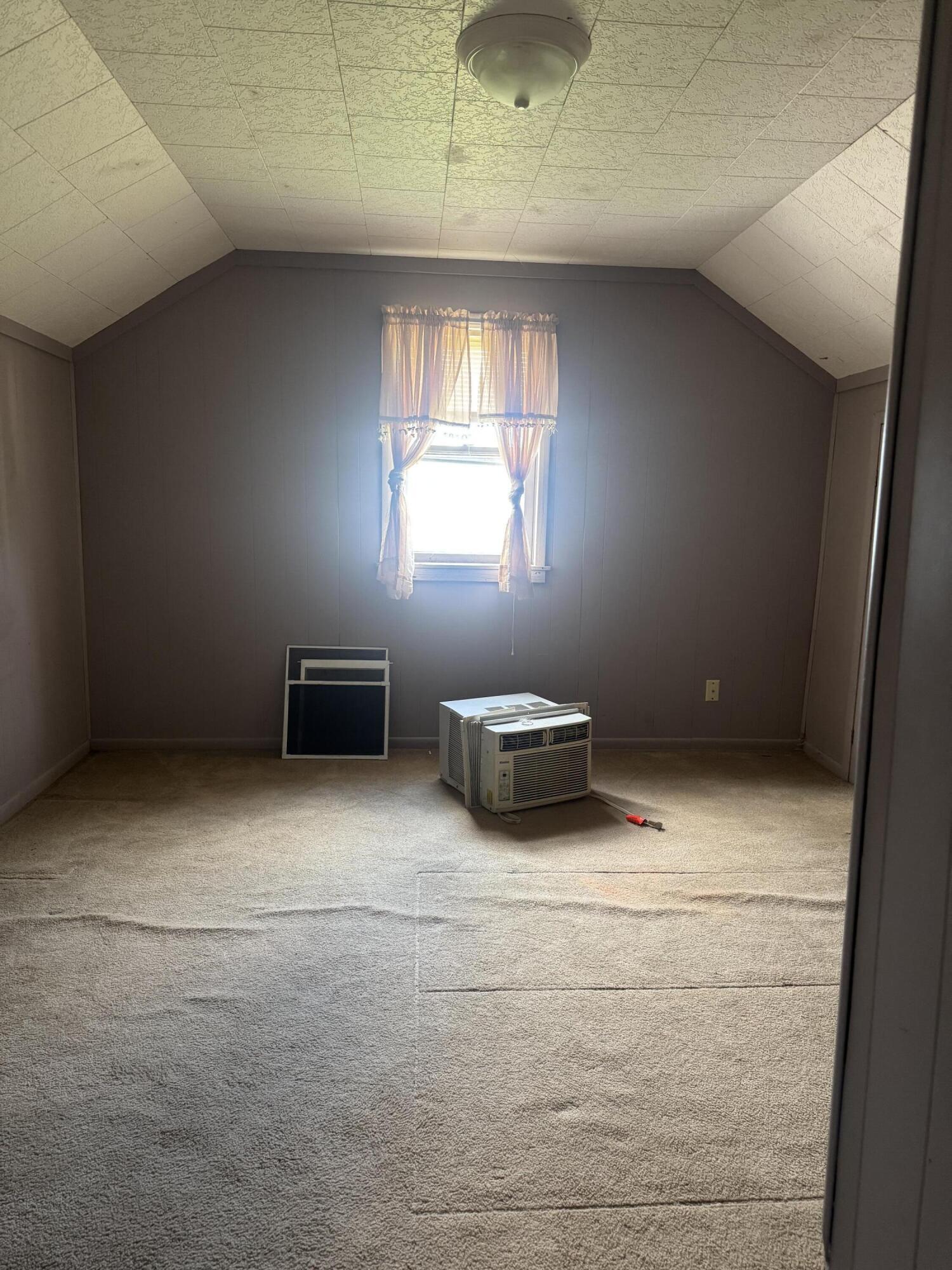 122 W Clay Street Property Photo 12