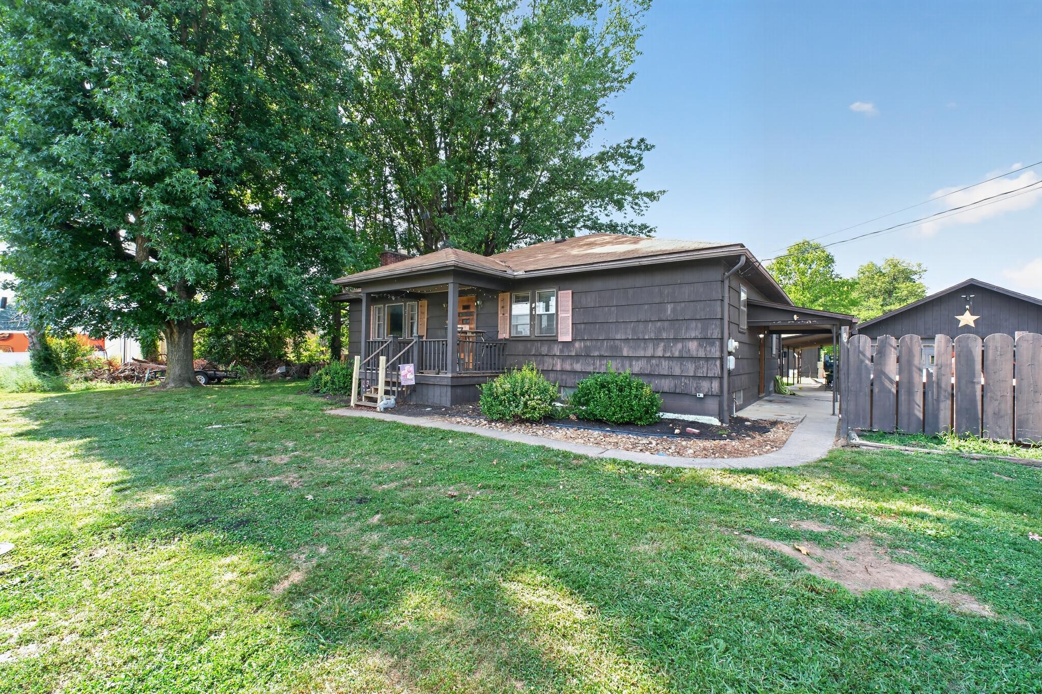 10 Oak Street Property Photo 5