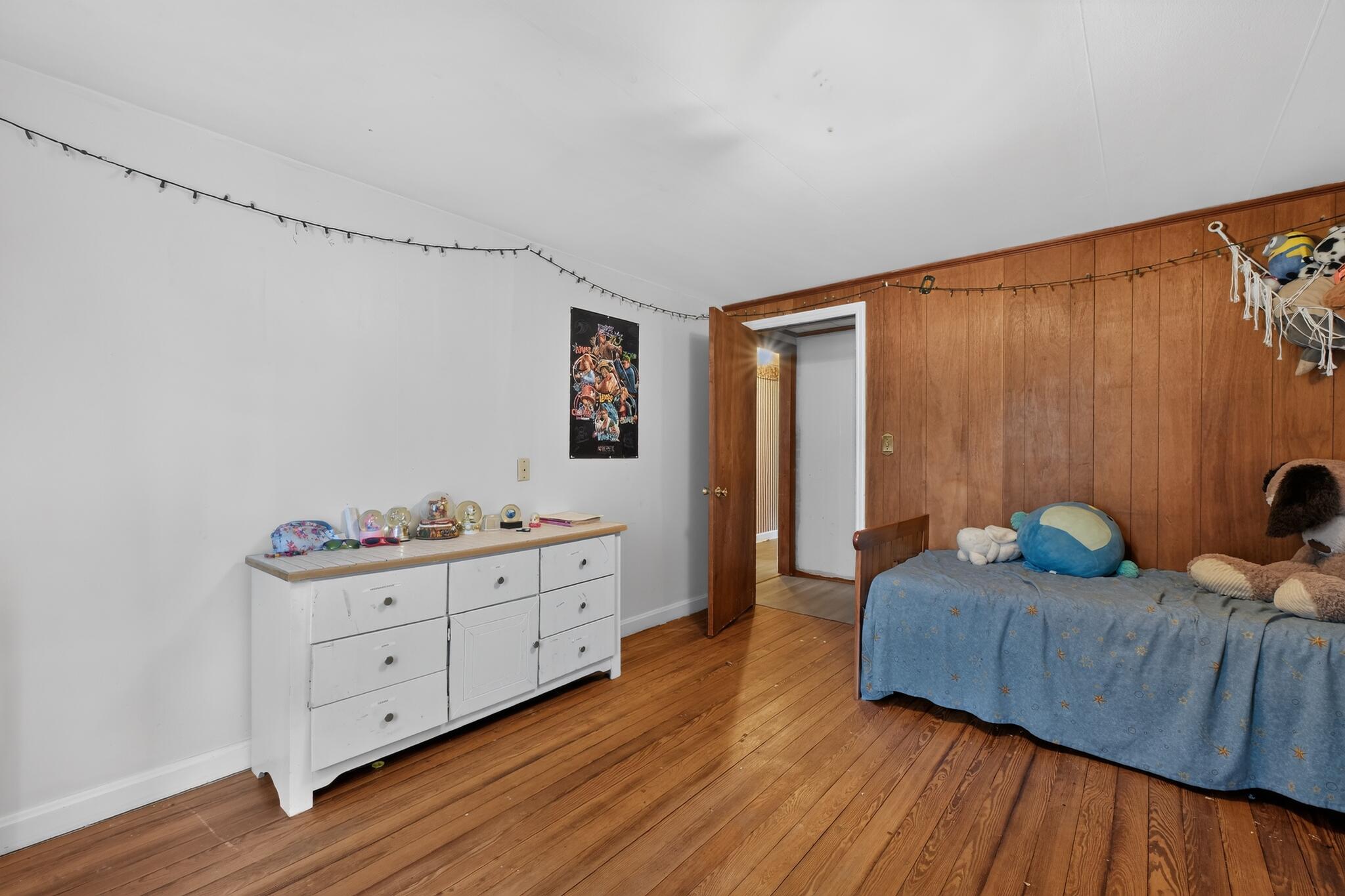 10 Oak Street Property Photo 27
