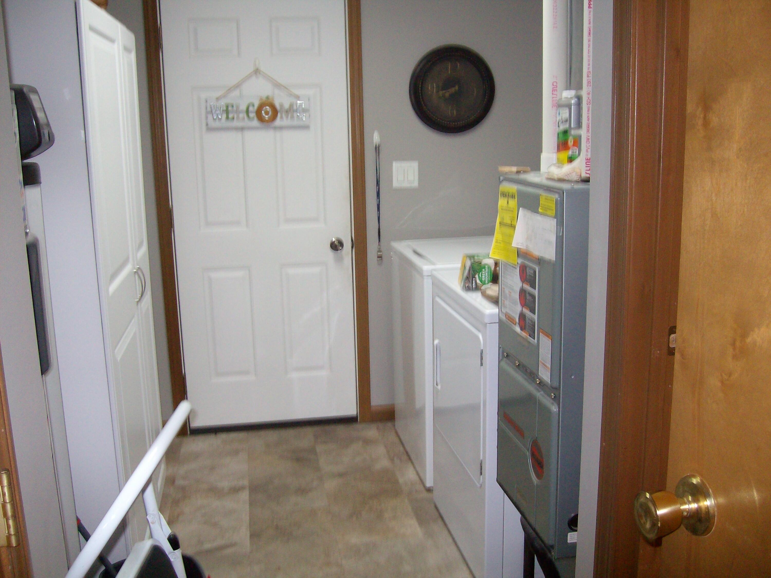 6643 Hillside Court Property Photo 11