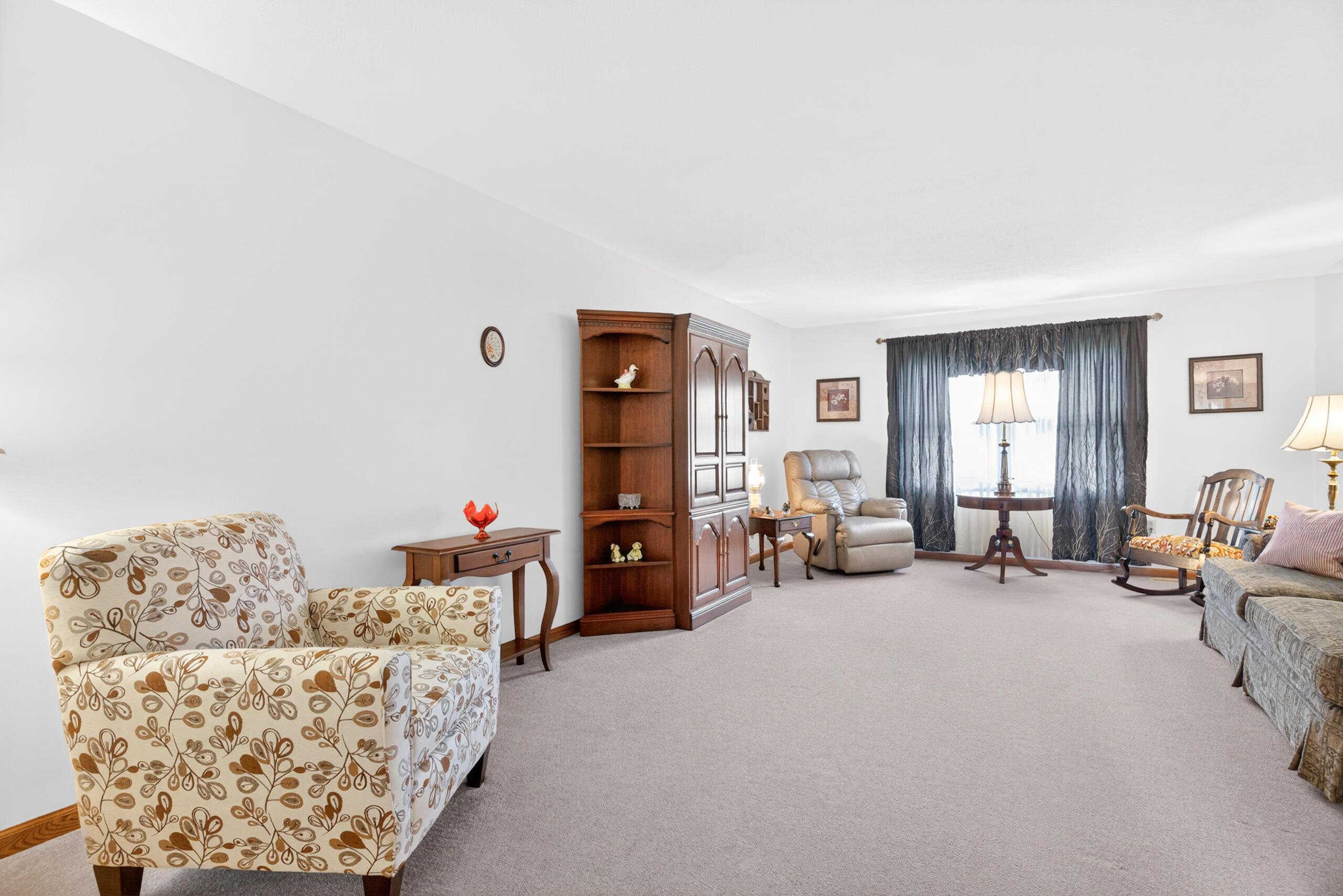 551 Foxcross Drive Property Photo 7