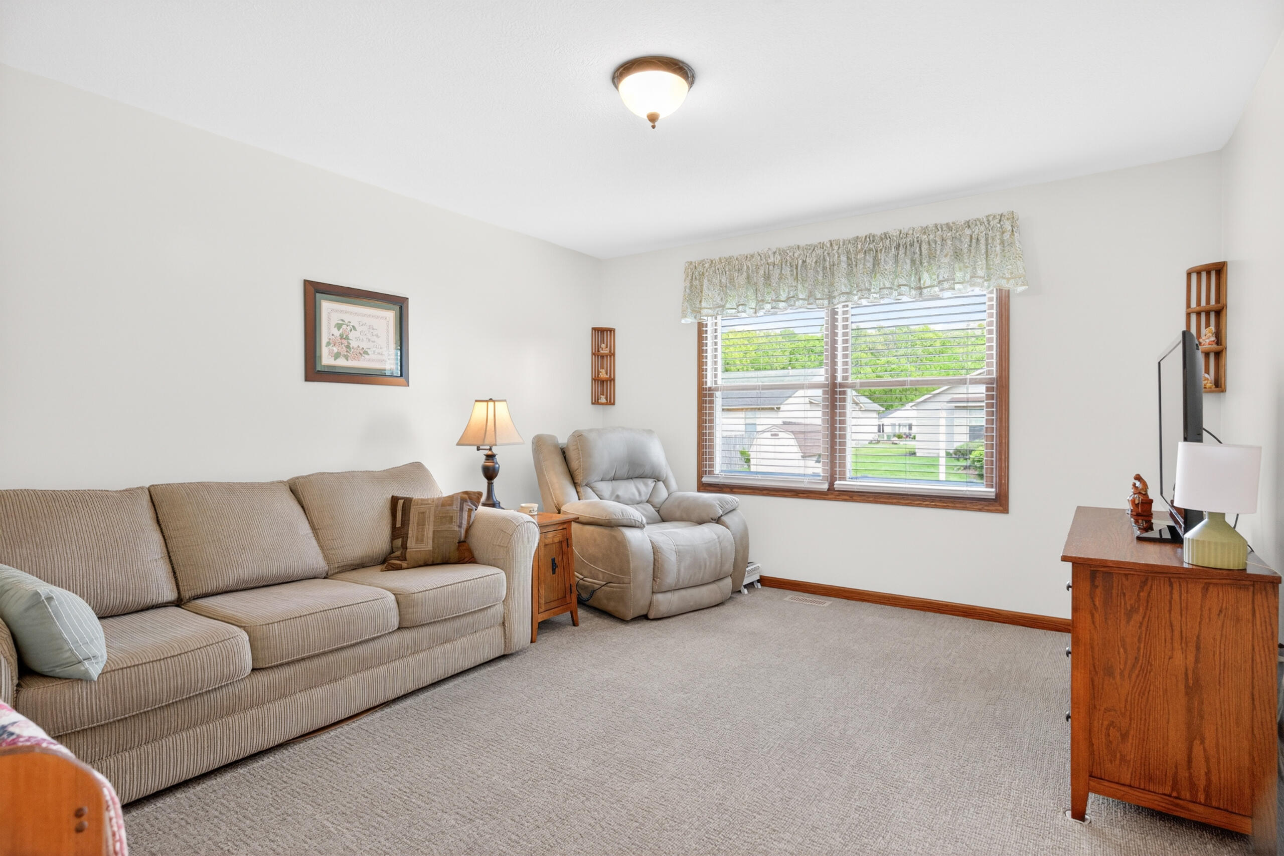 551 Foxcross Drive Property Photo 13