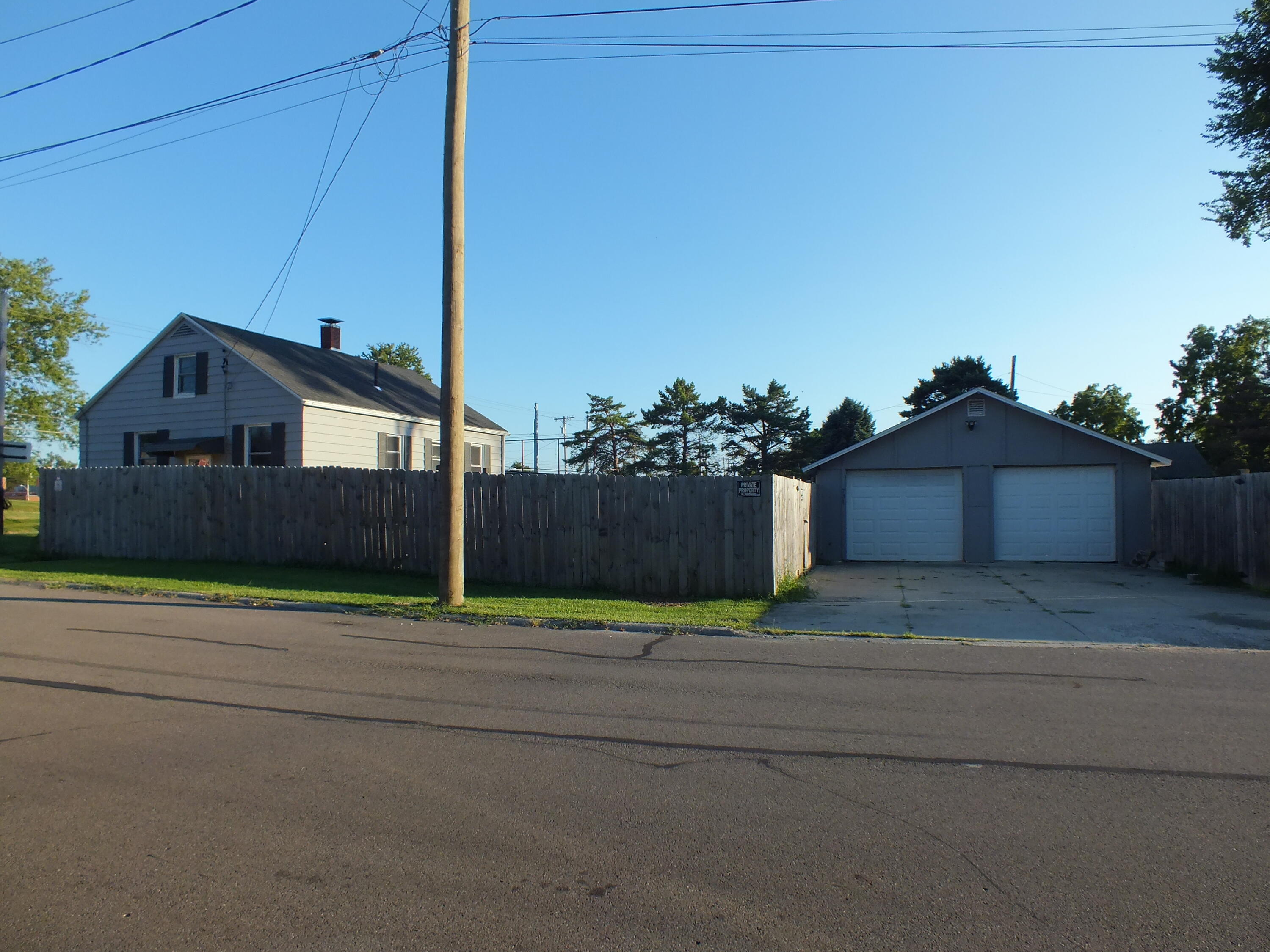 731 Rush Avenue Property Photo 3