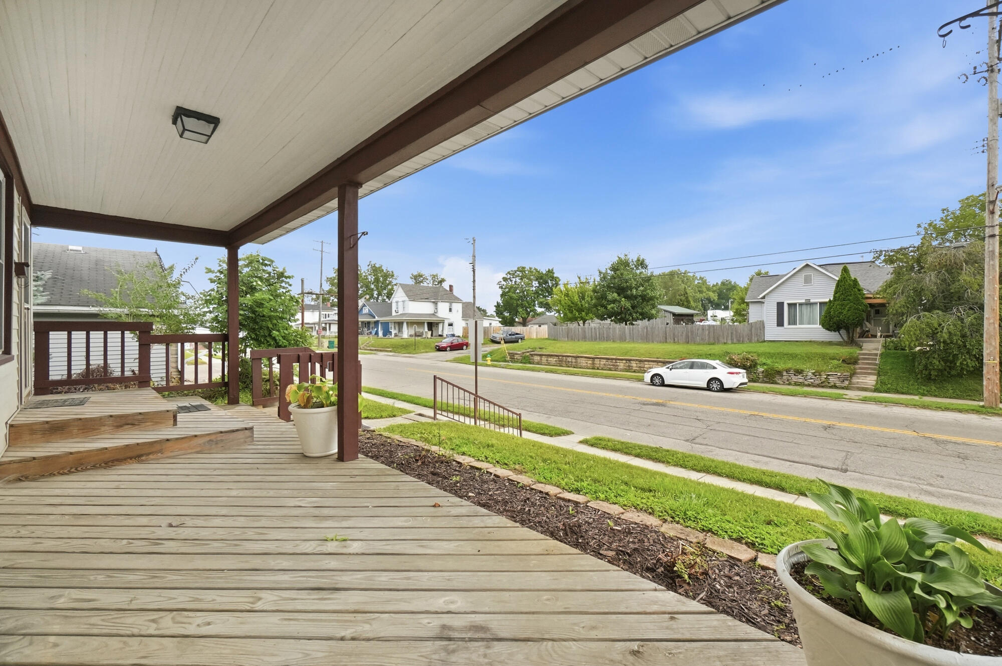 1537 W Pleasant Street Property Photo 4