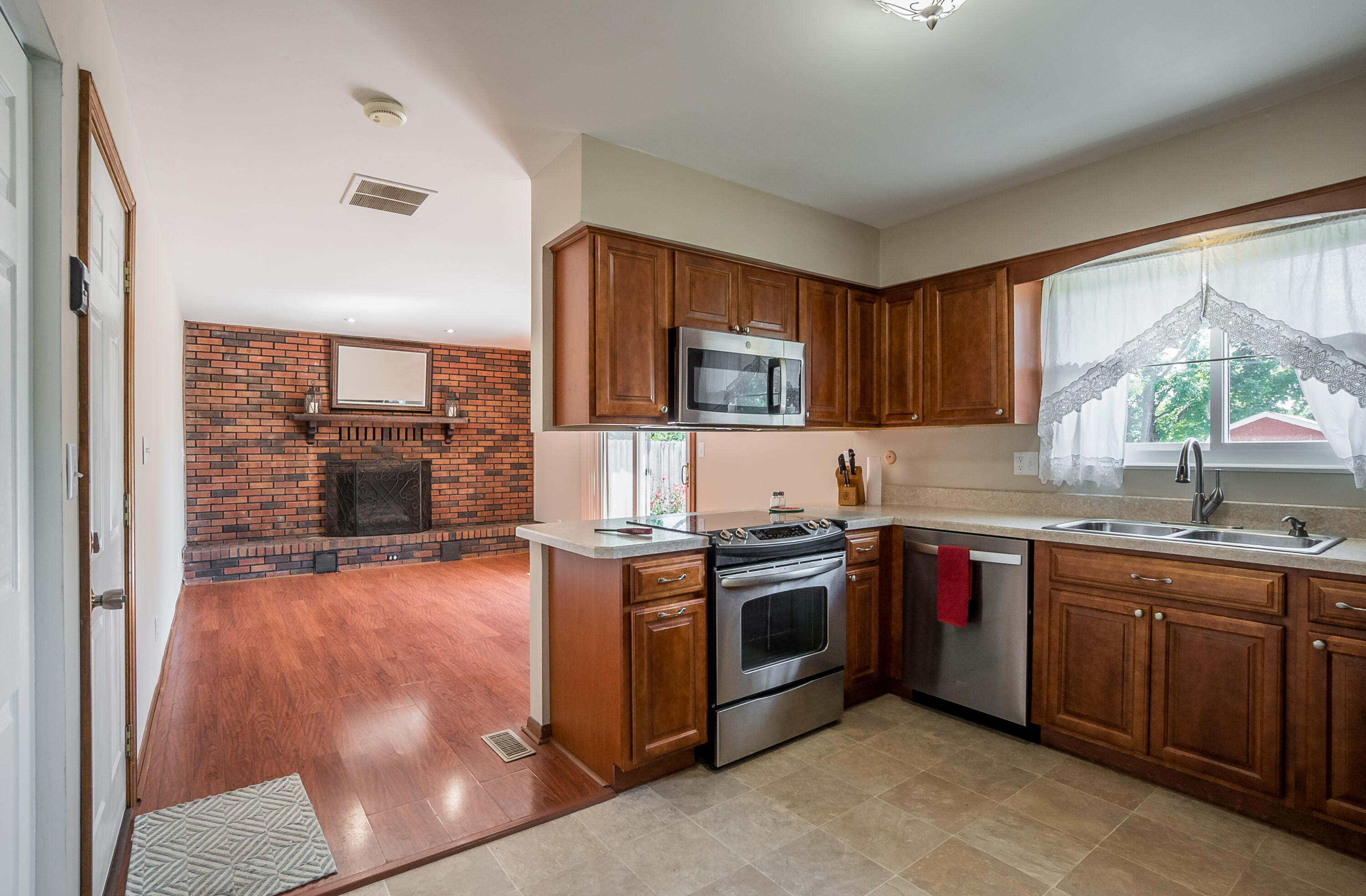 185 Katy Lane Property Photo 8