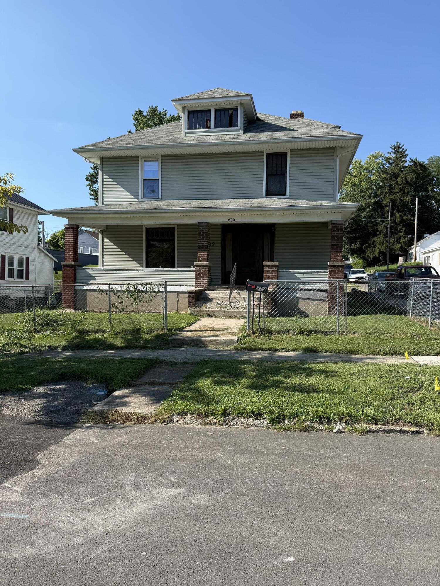 229 E Patterson Avenue Property Photo 1