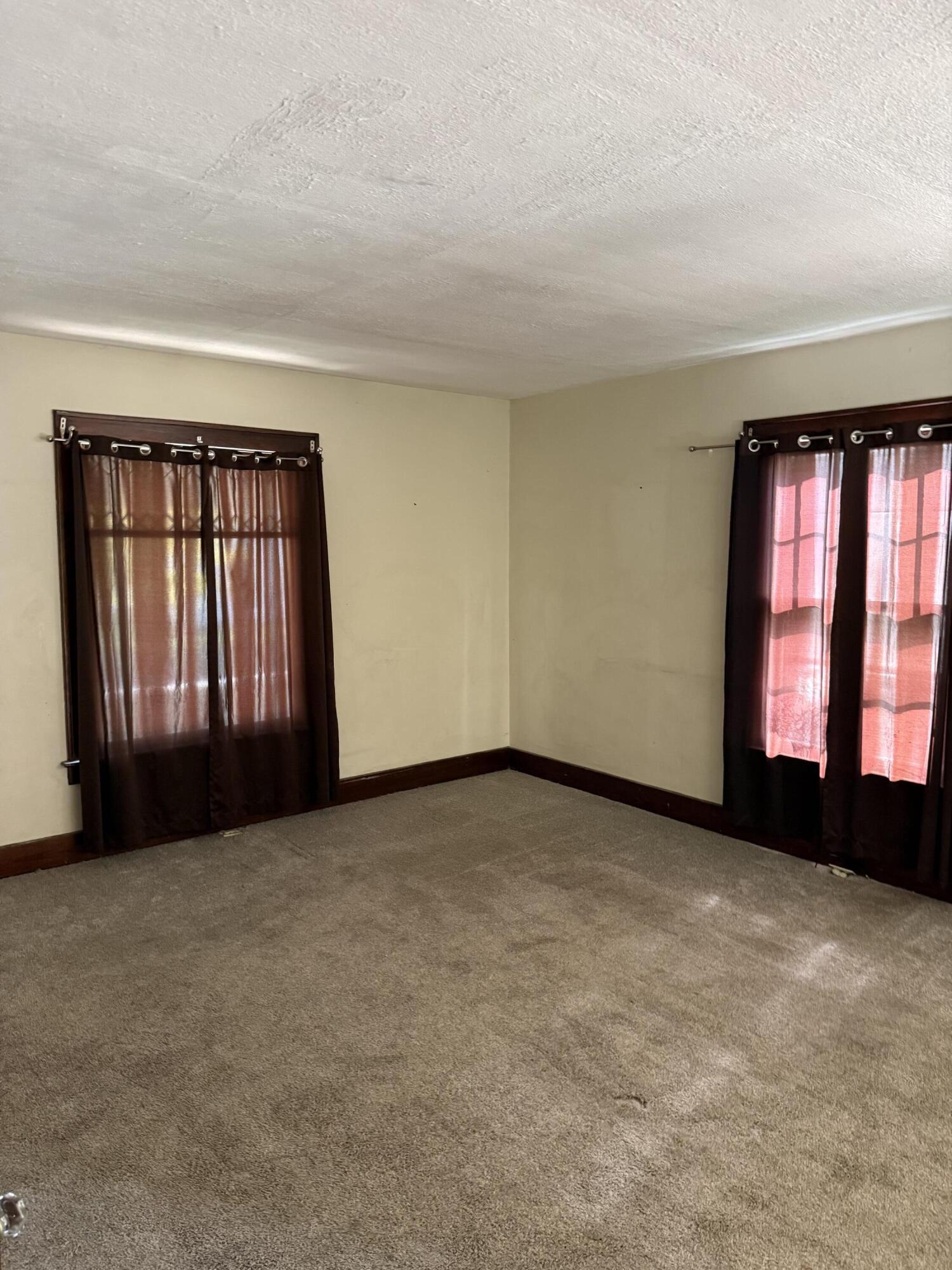229 E Patterson Avenue Property Photo 4