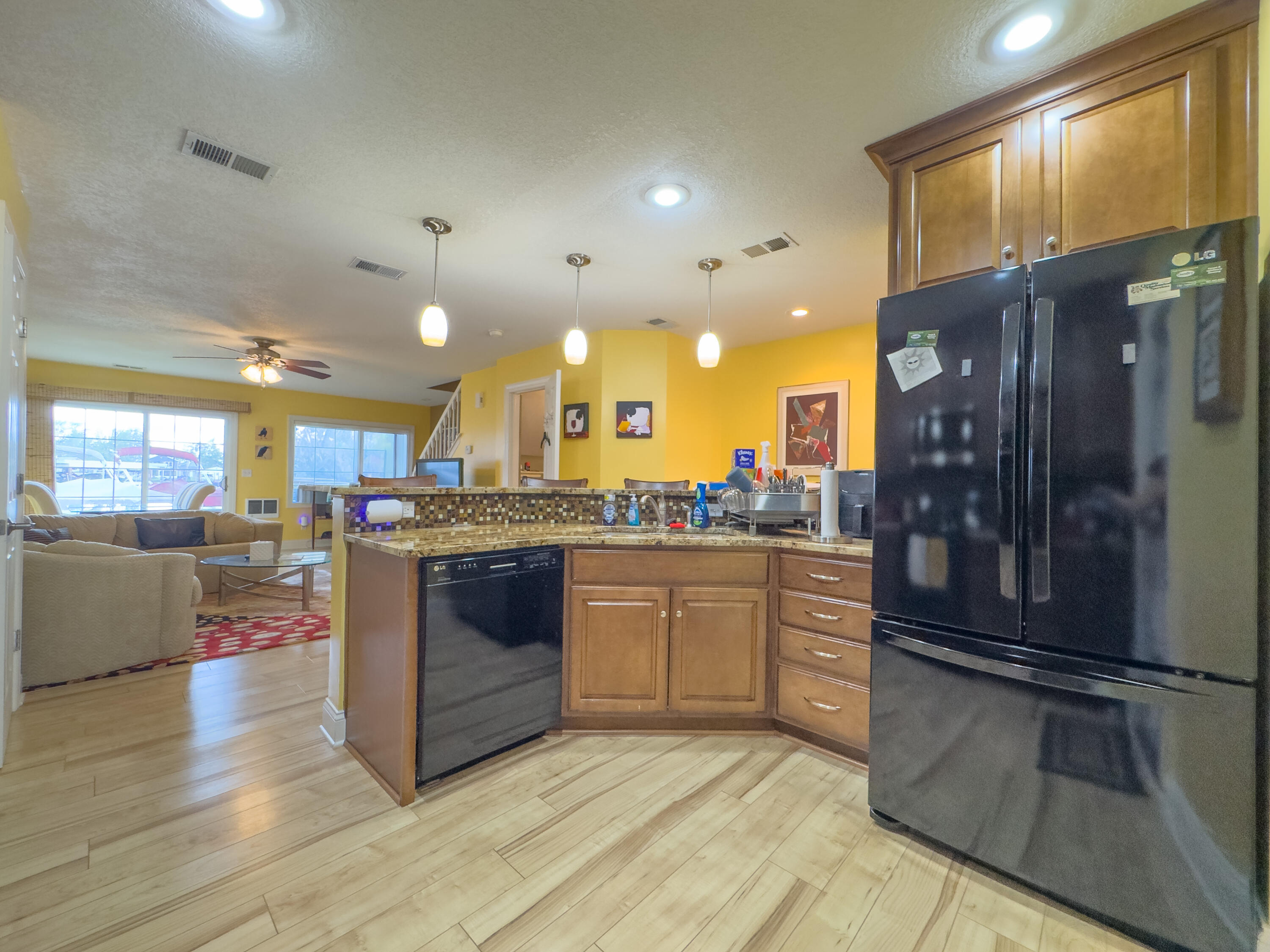 7455 Snug Harbor Drive Property Photo 12