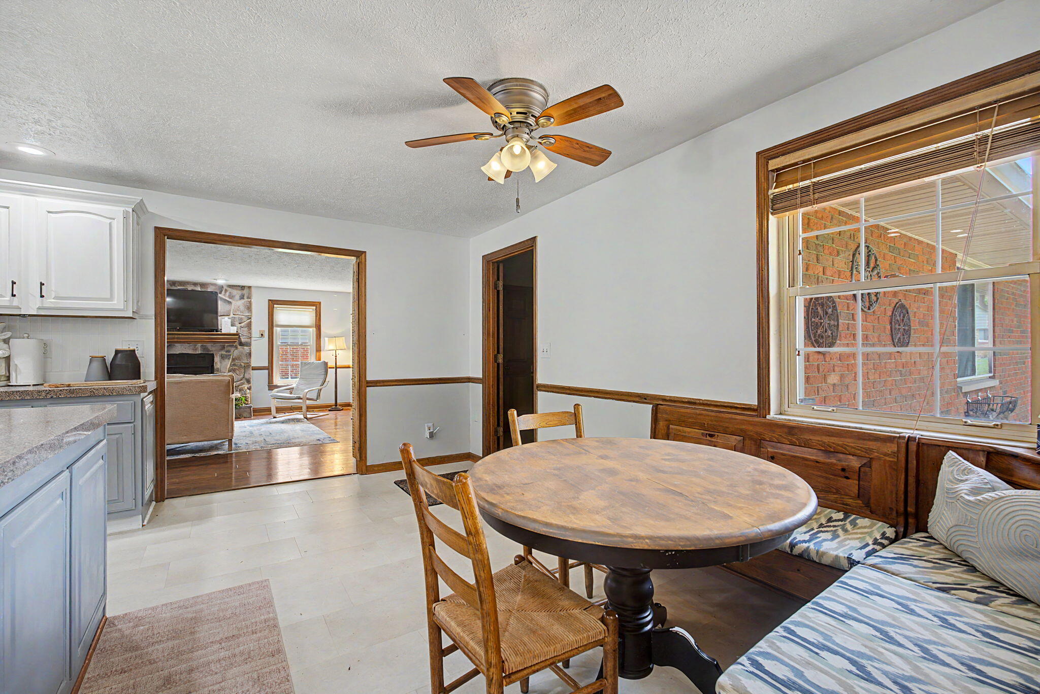 5696 Overbrooke Road Property Photo 5