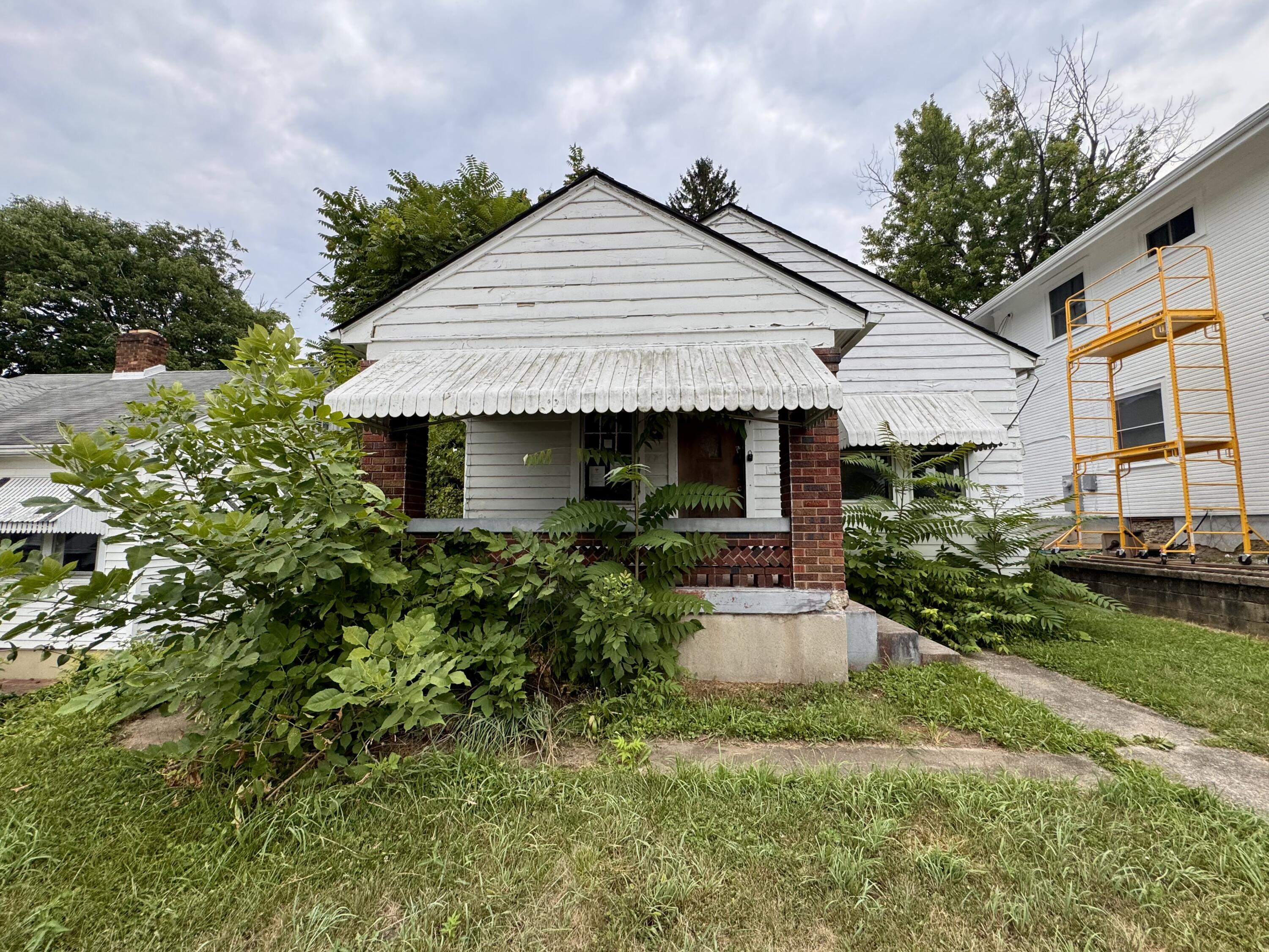 230 E Fairview Avenue Property Photo 1