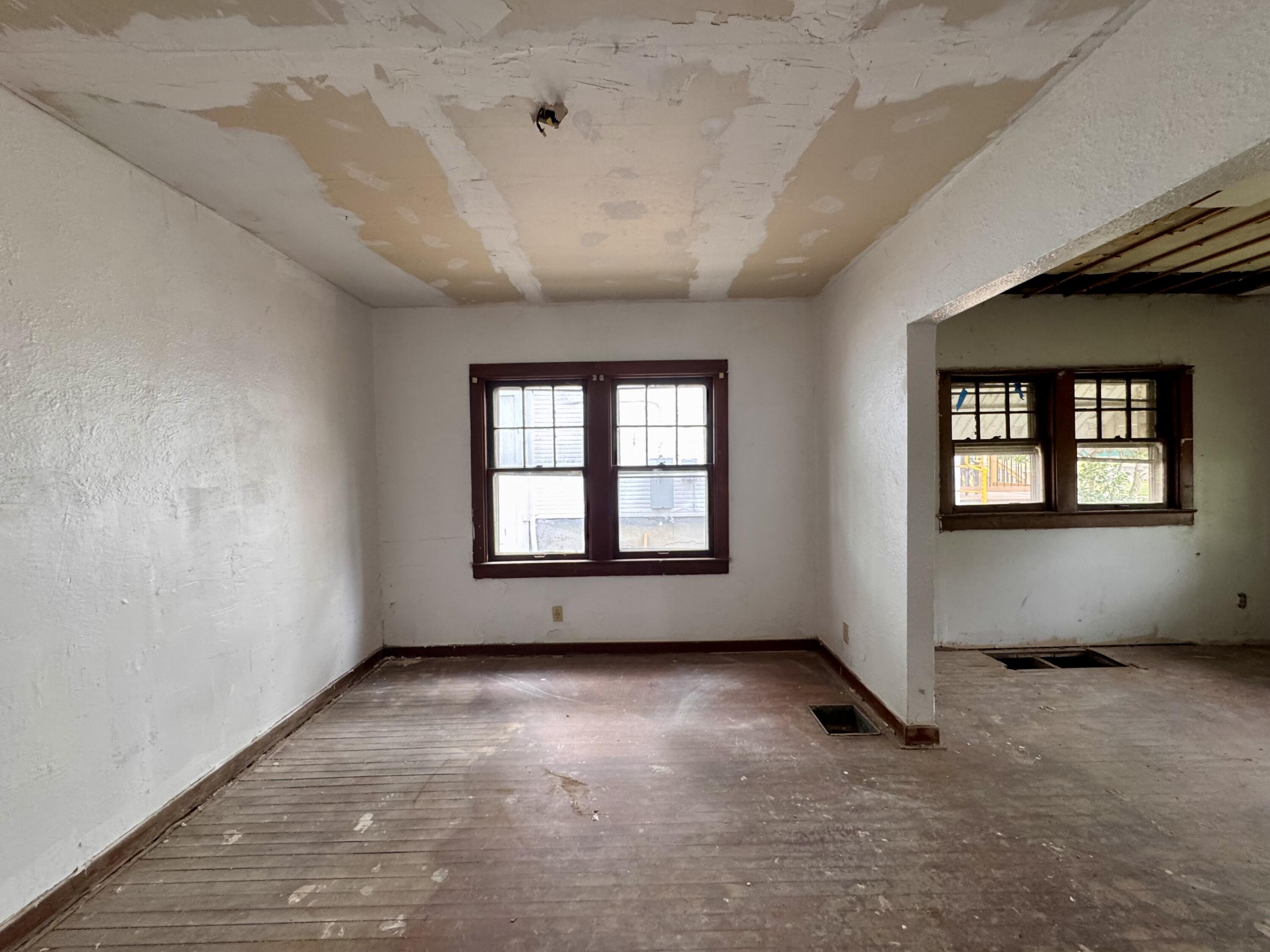 230 E Fairview Avenue Property Photo 6