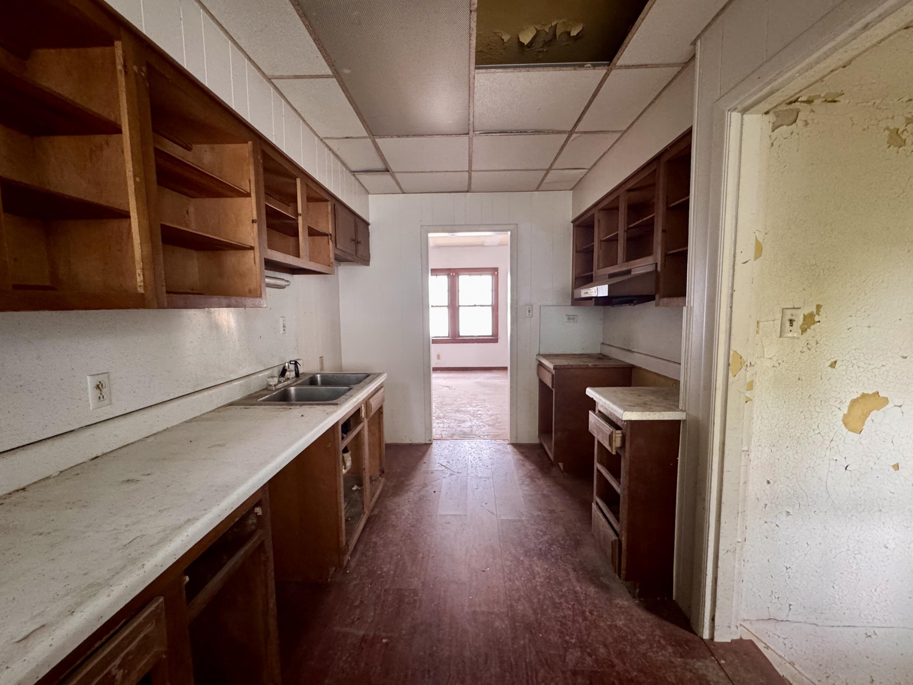 230 E Fairview Avenue Property Photo 8