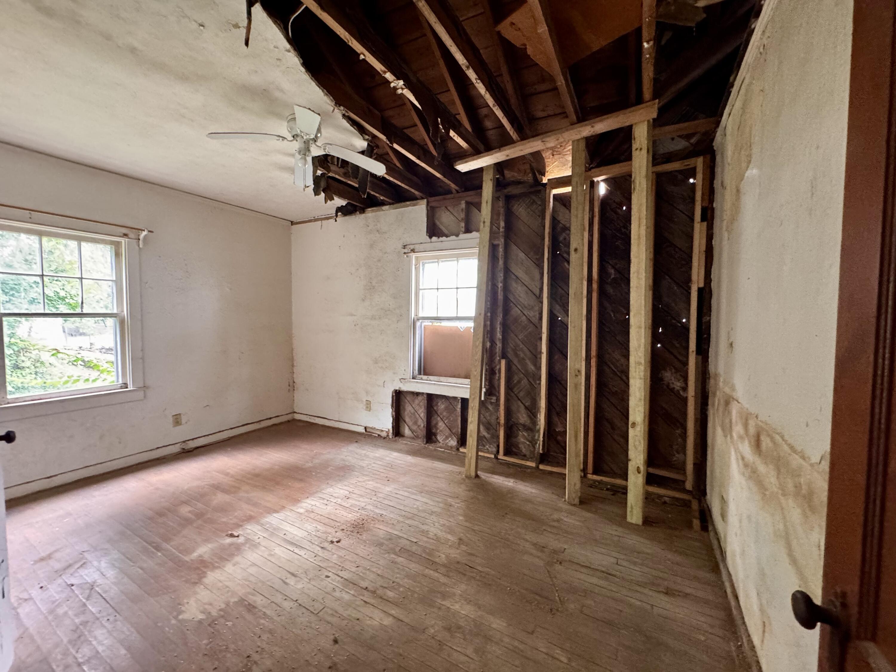 230 E Fairview Avenue Property Photo 9
