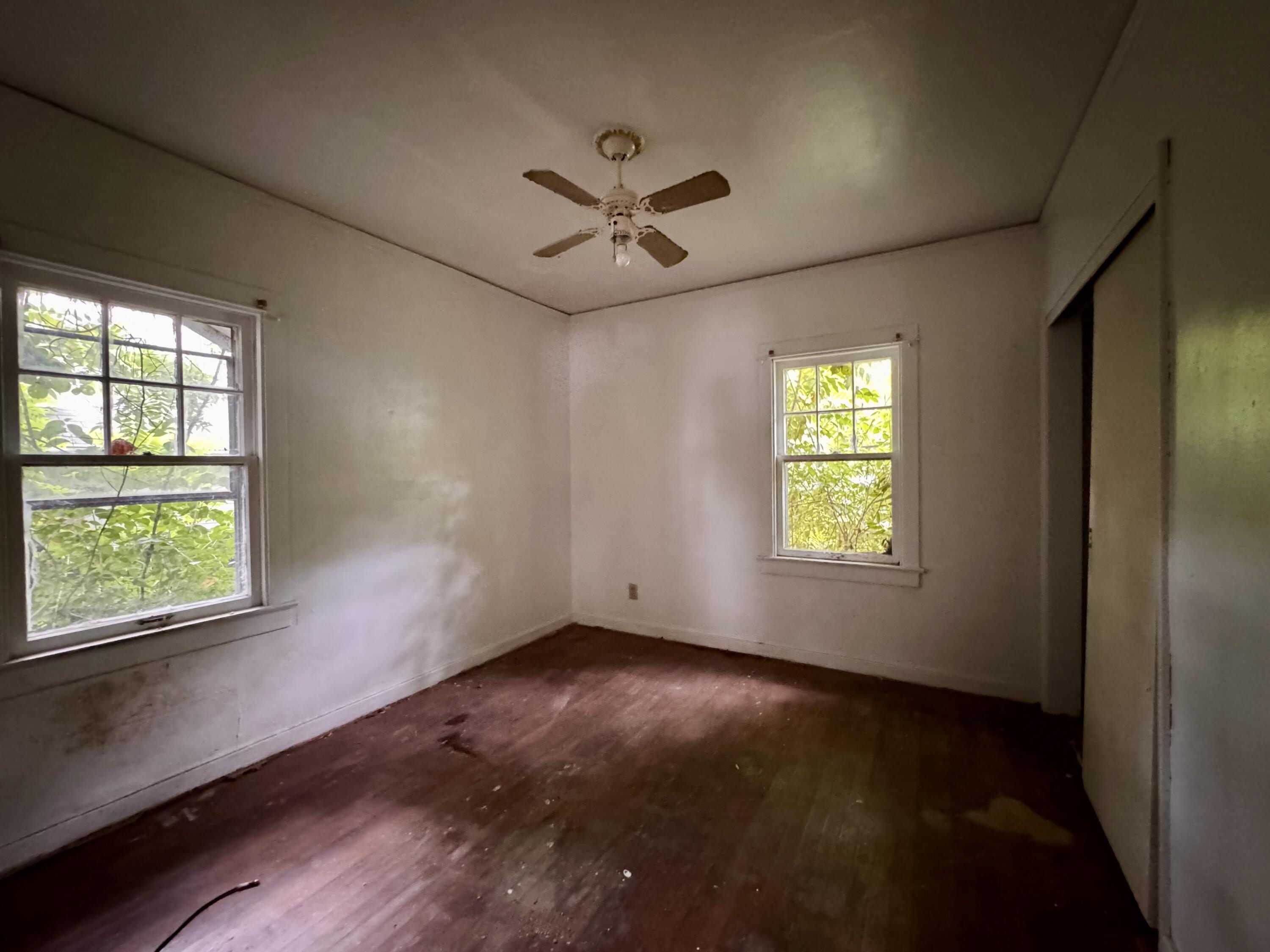 230 E Fairview Avenue Property Photo 11