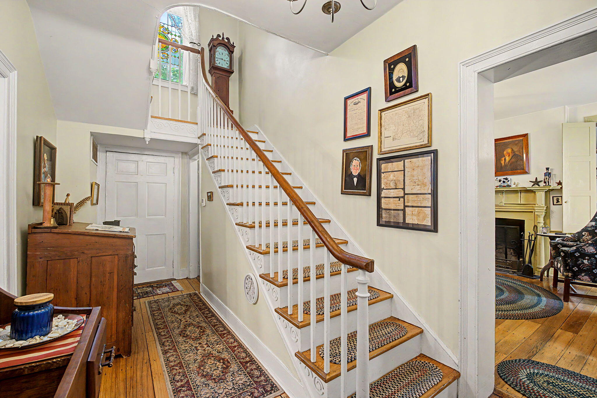 7646 N River Road Property Photo 3