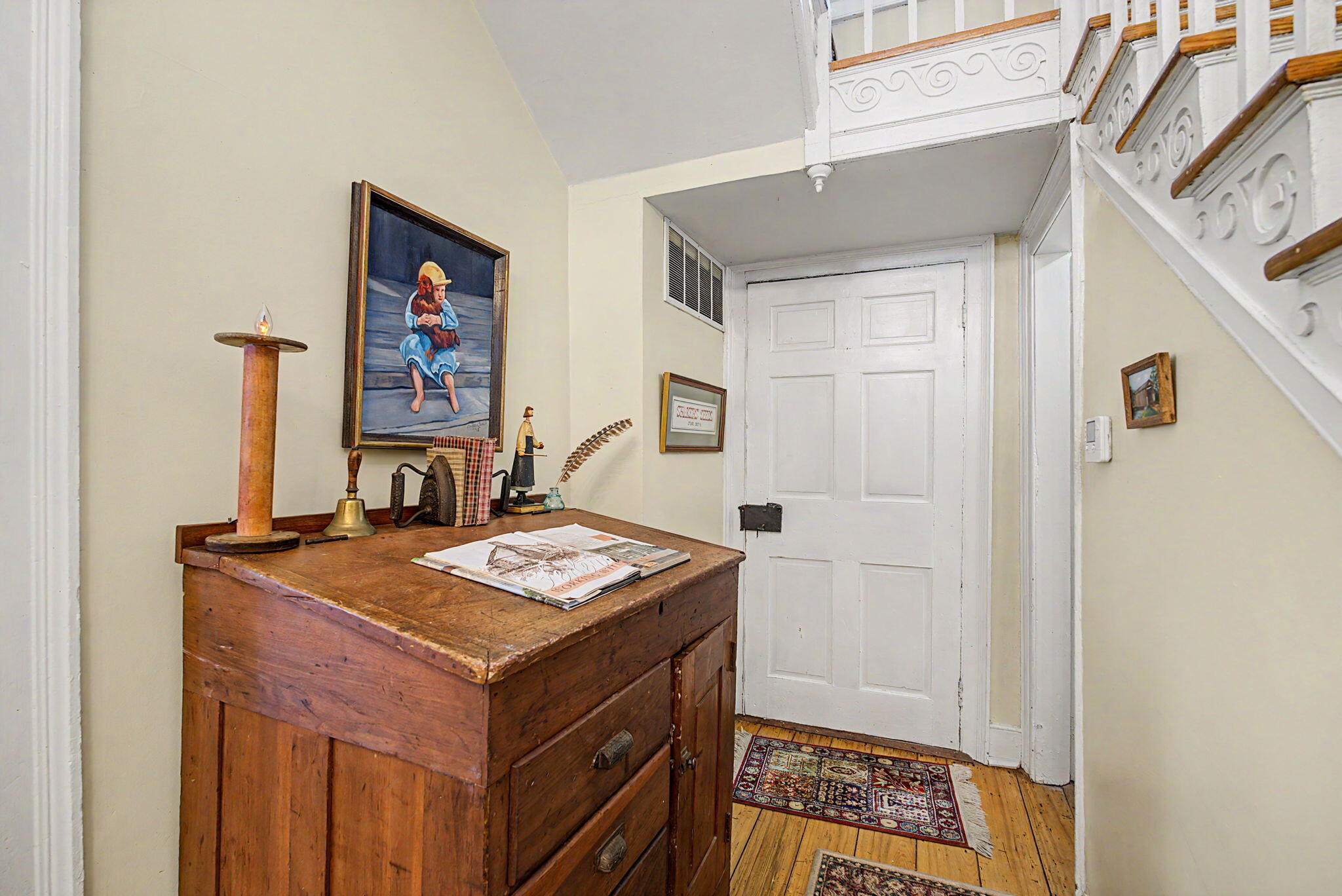 7646 N River Road Property Photo 8