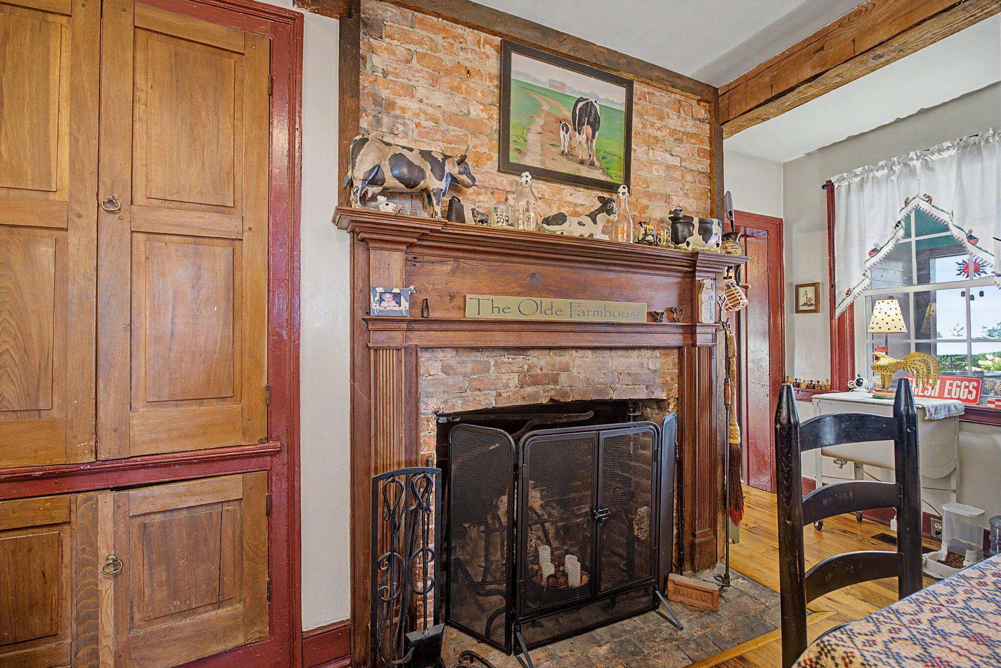 7646 N River Road Property Photo 16