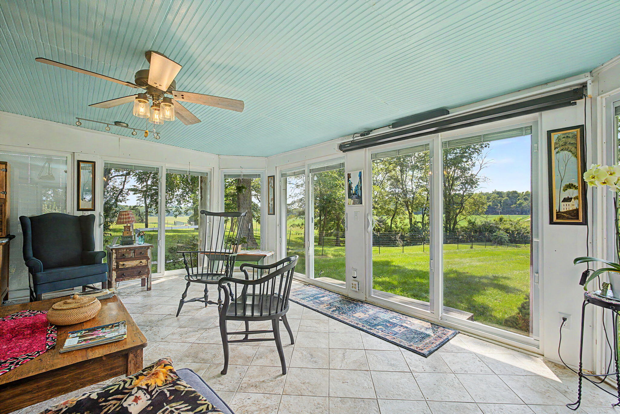 7646 N River Road Property Photo 22