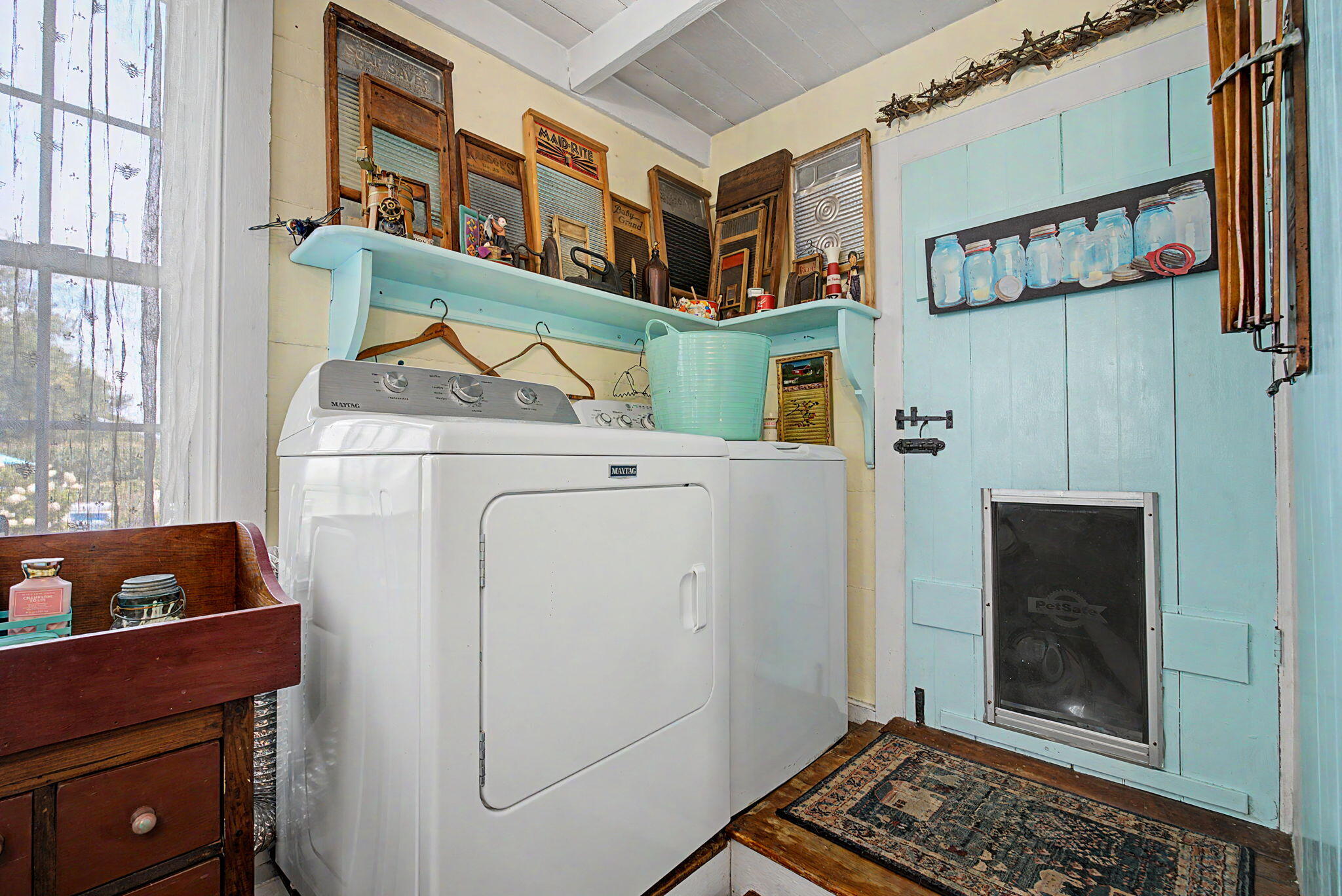 7646 N River Road Property Photo 26