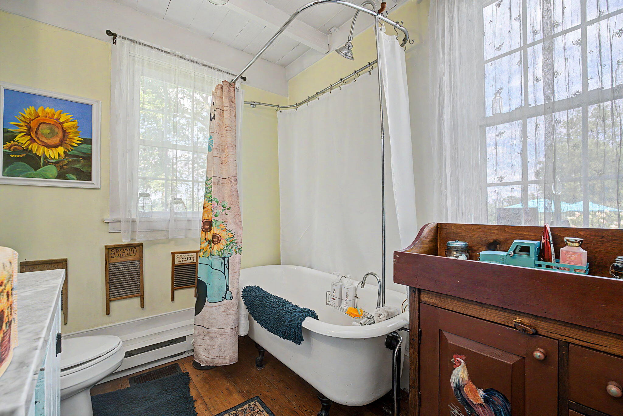 7646 N River Road Property Photo 28