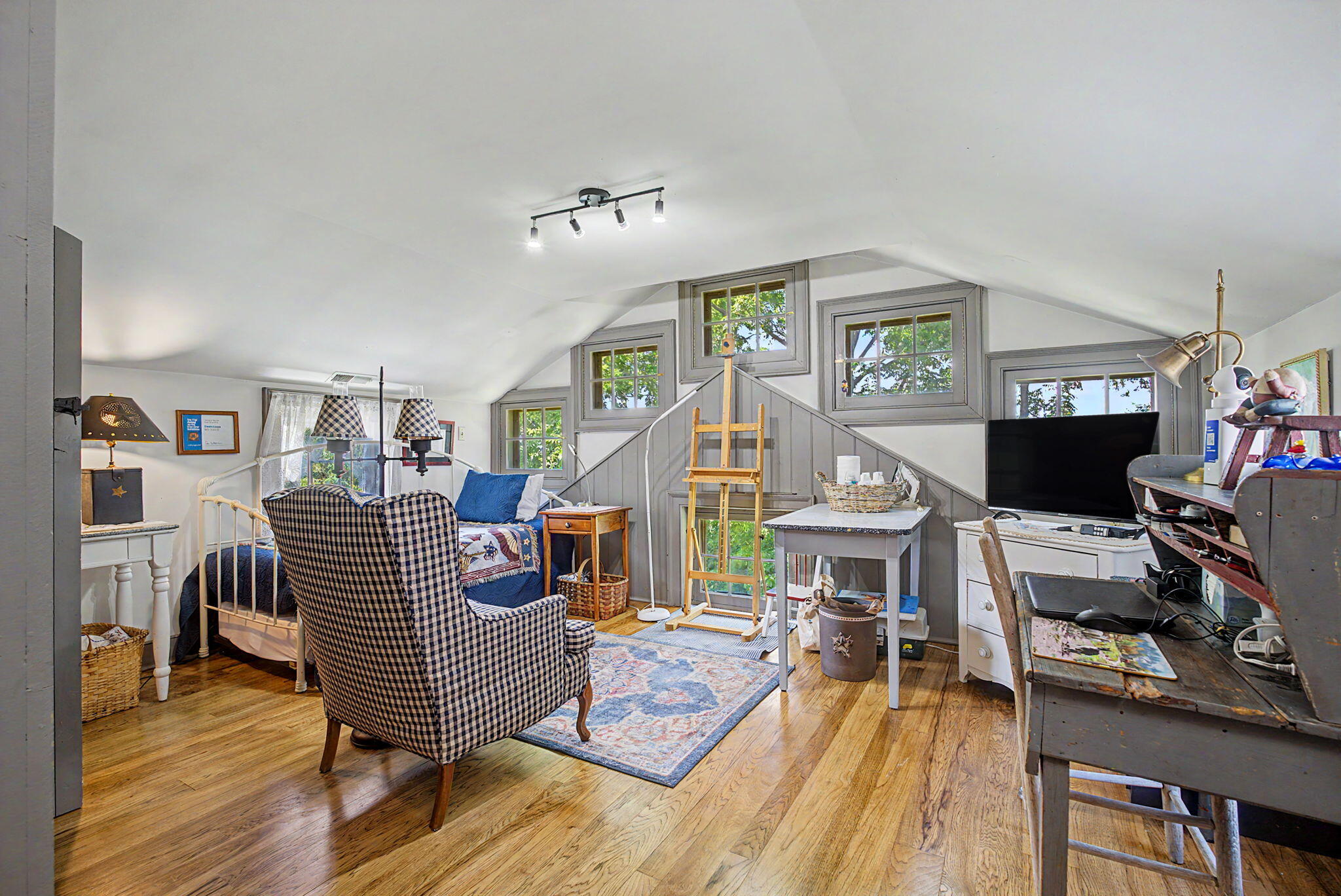 7646 N River Road Property Photo 45