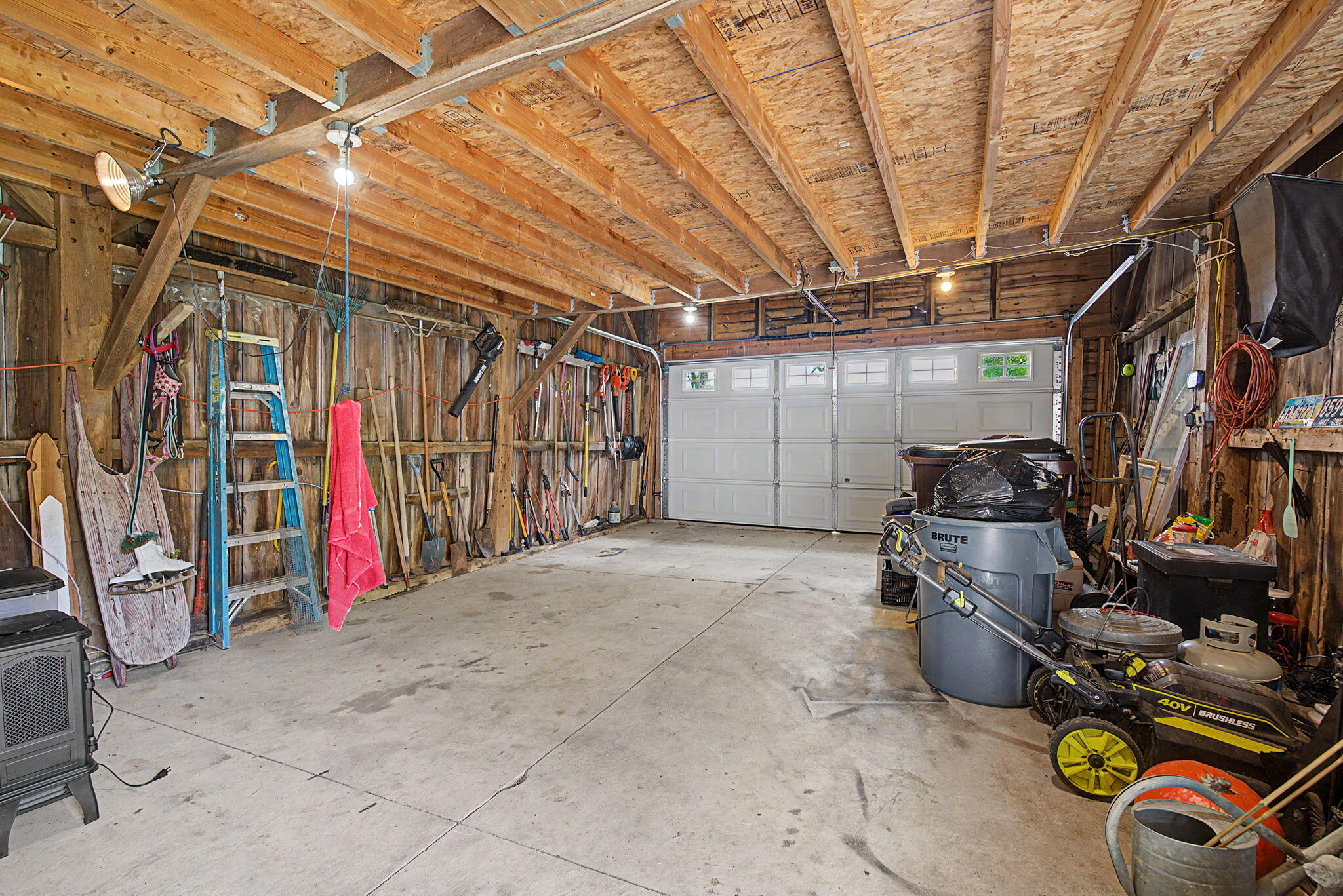7646 N River Road Property Photo 47
