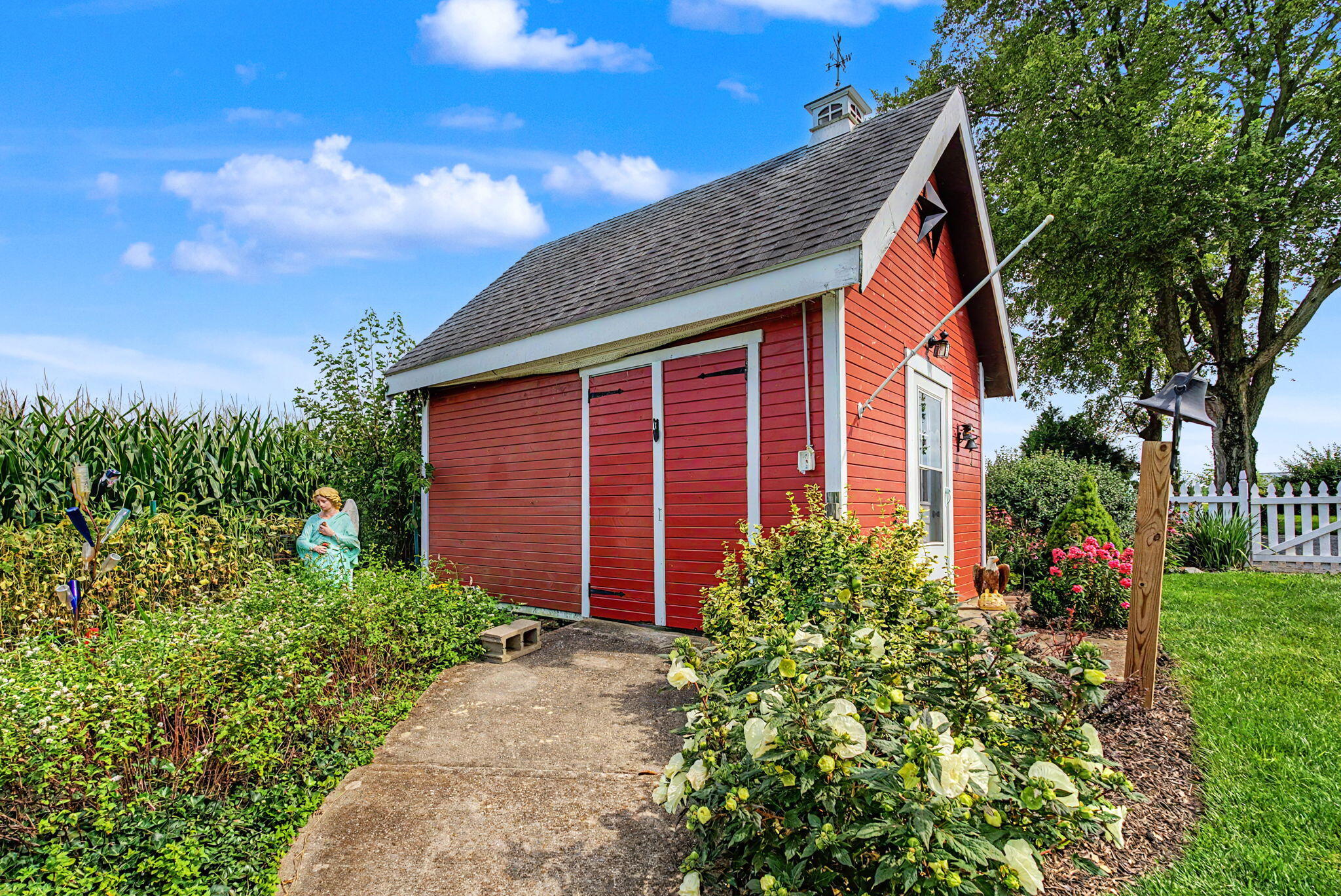 7646 N River Road Property Photo 55