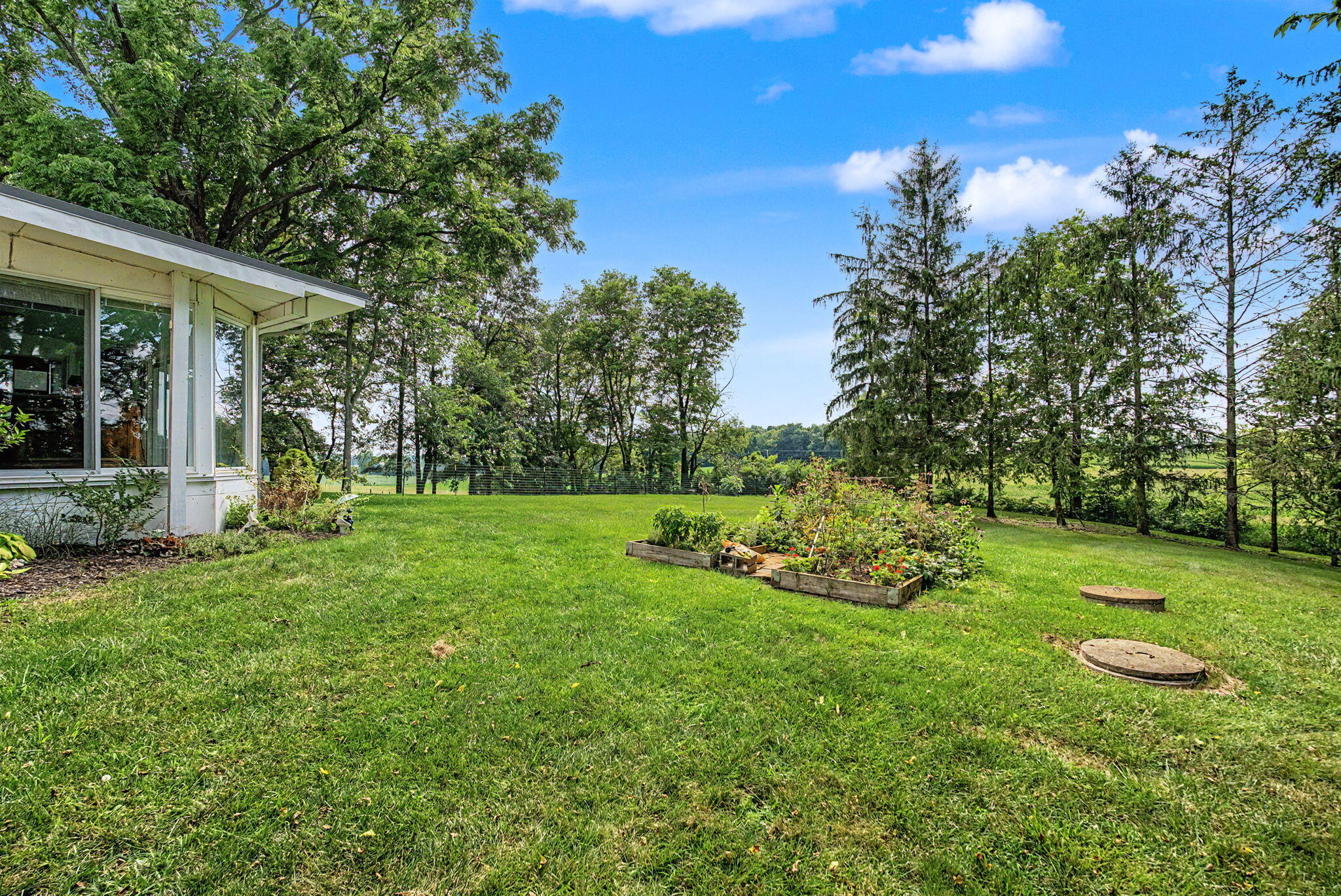 7646 N River Road Property Photo 63
