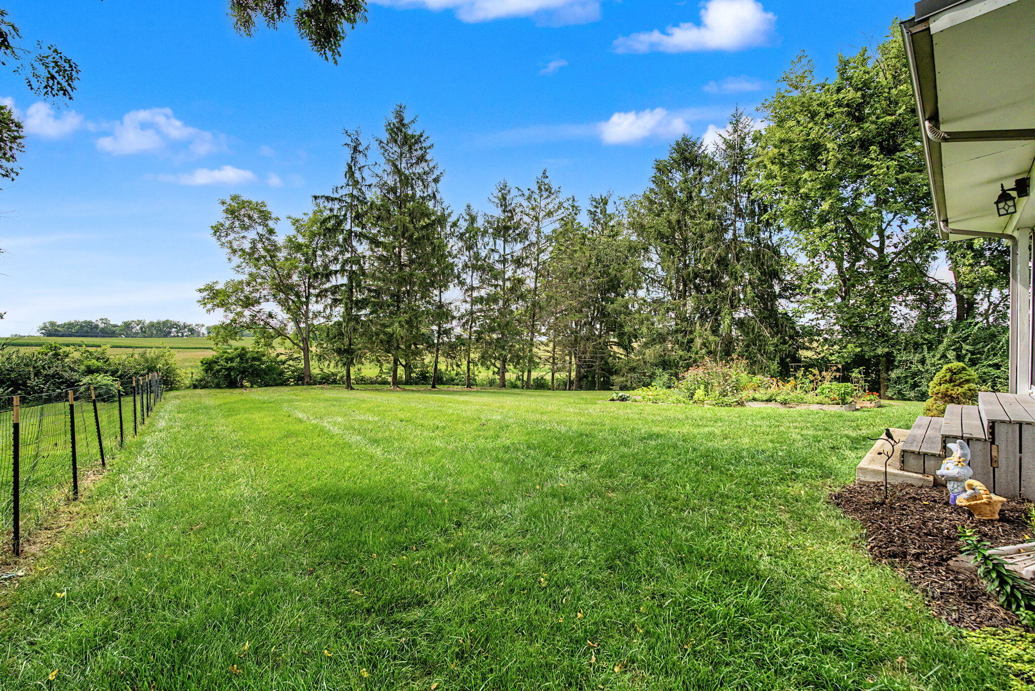 7646 N River Road Property Photo 66