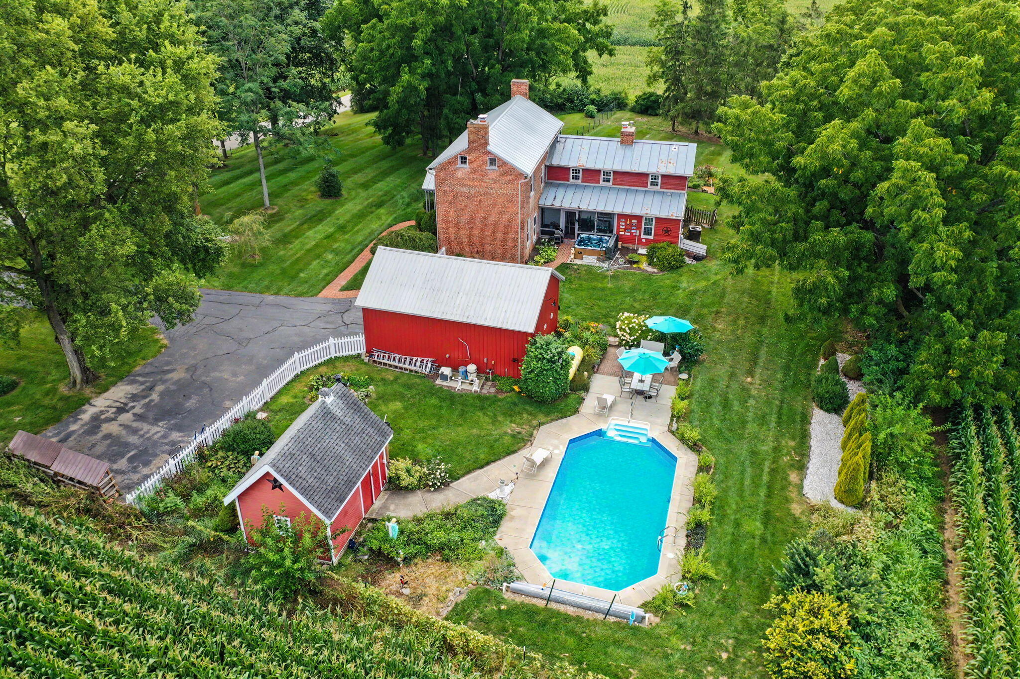 7646 N River Road Property Photo 84