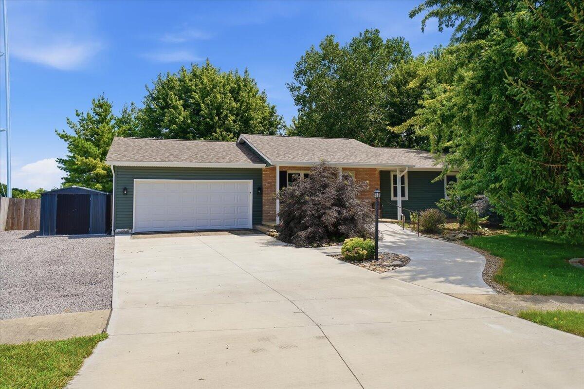49 Lloyd Drive Property Photo 2