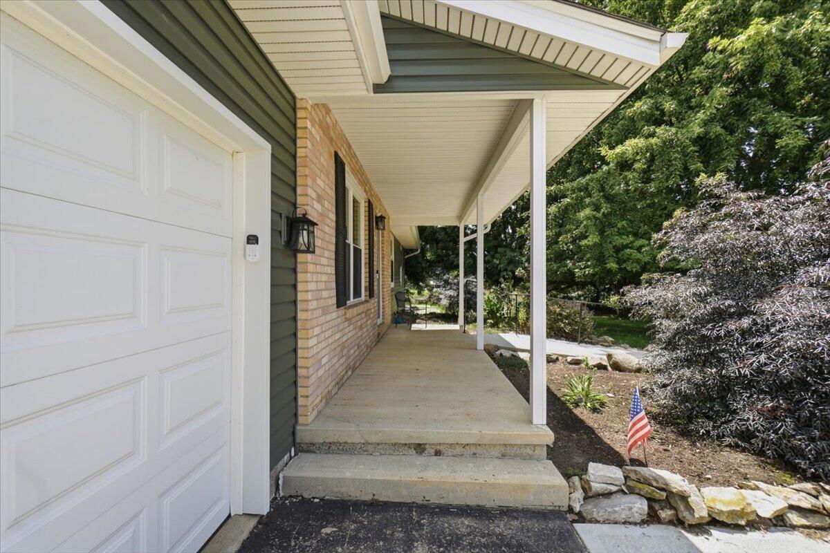 49 Lloyd Drive Property Photo 4