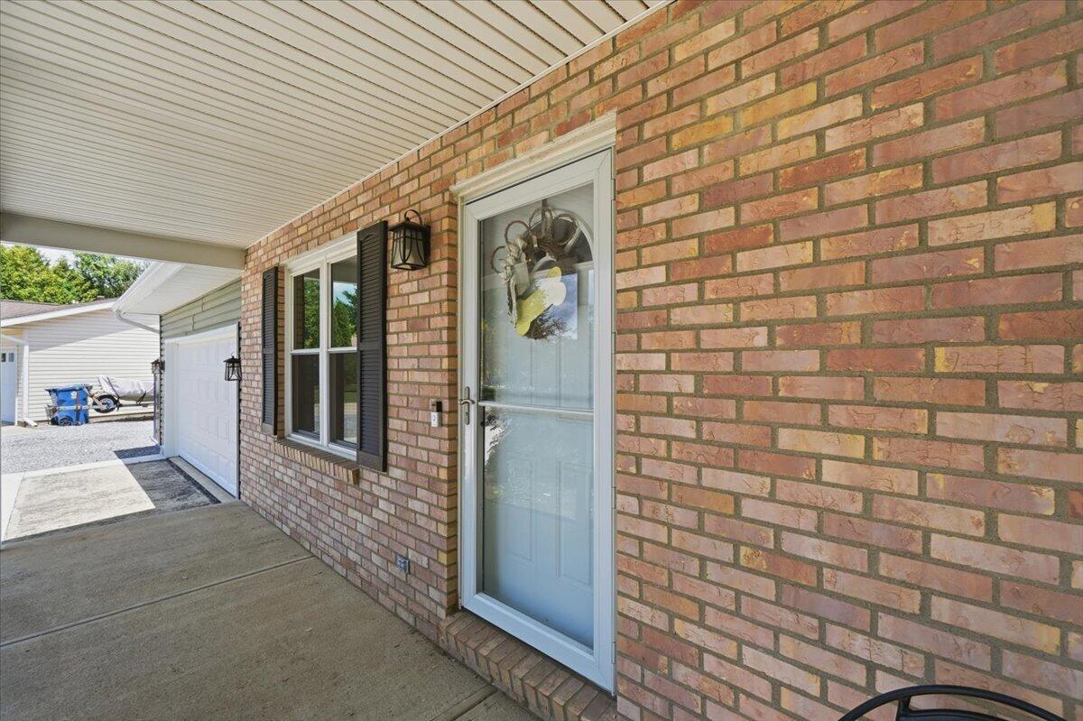 49 Lloyd Drive Property Photo 5