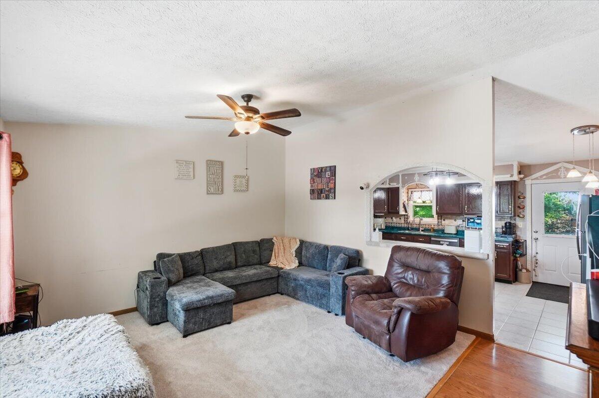 49 Lloyd Drive Property Photo 8